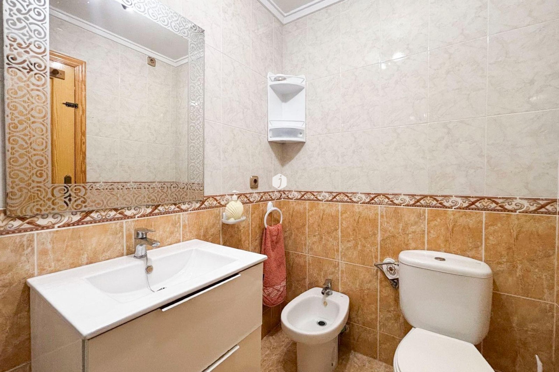 Segunda mano - Apartamento / piso -
Torrevieja - Centro