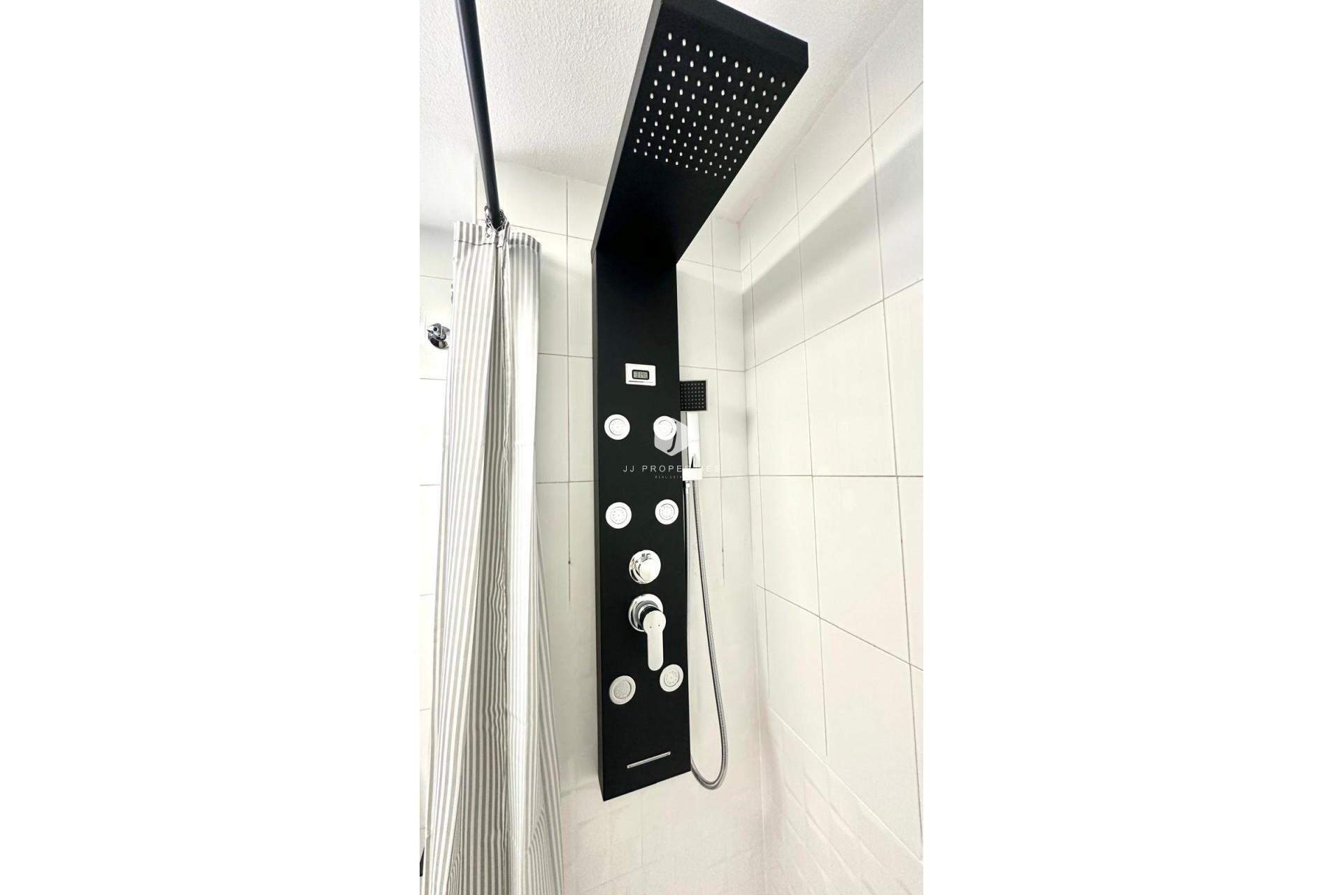 Segunda mano - Apartamento / piso -
Torrevieja - Centro