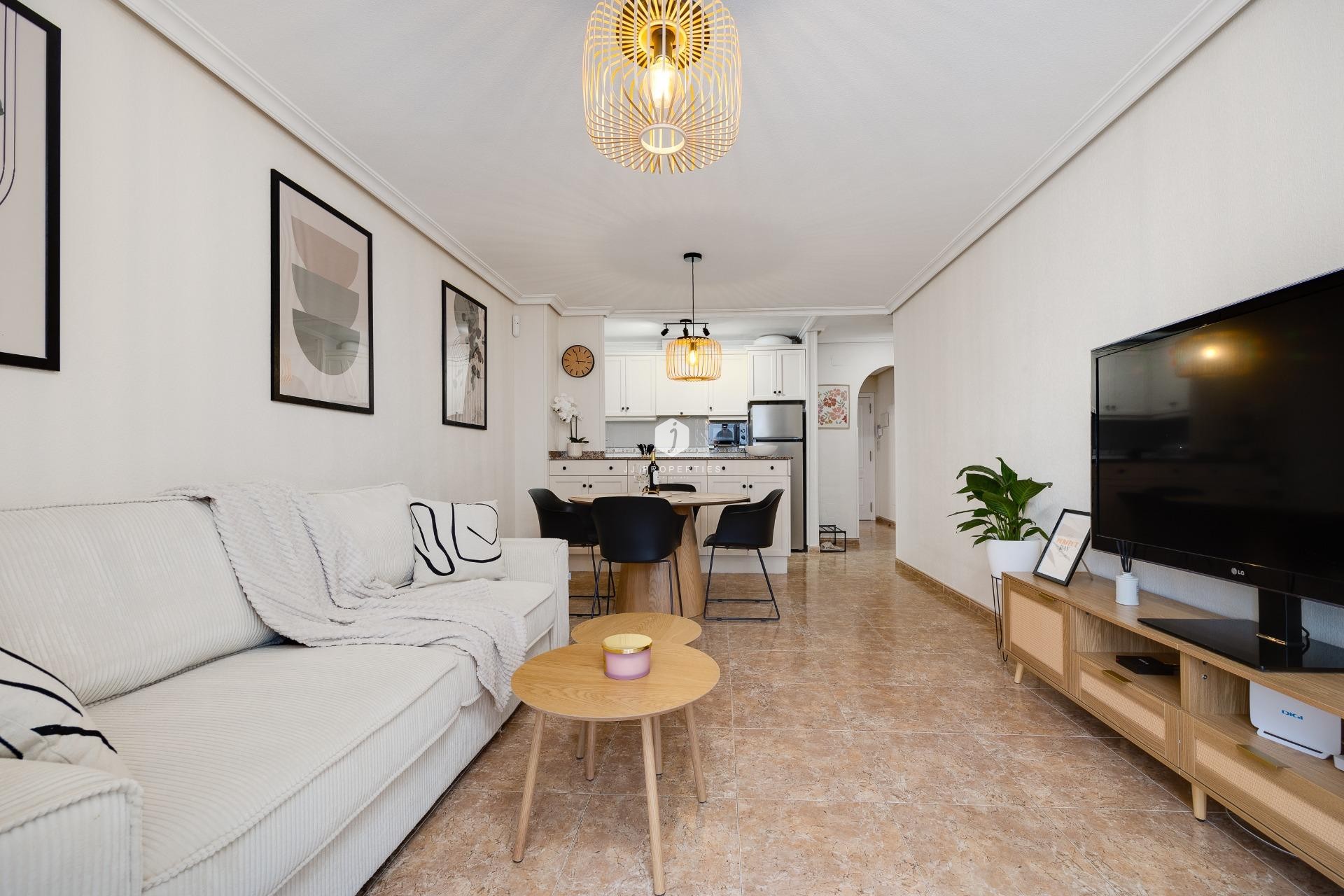 Segunda mano - Apartamento / piso -
Torrevieja - Centro