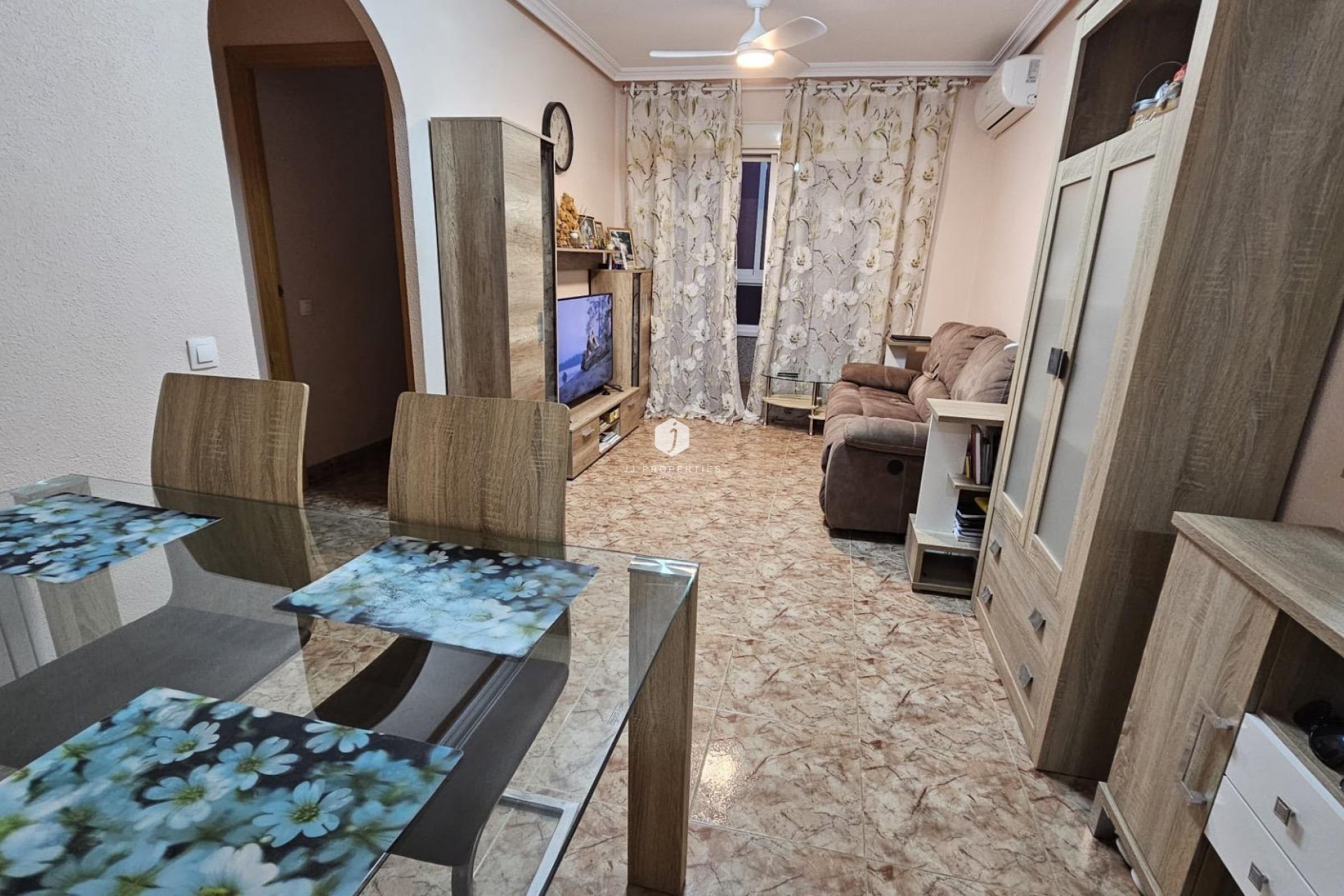 Segunda mano - Apartamento / piso -
Torrevieja - Centro