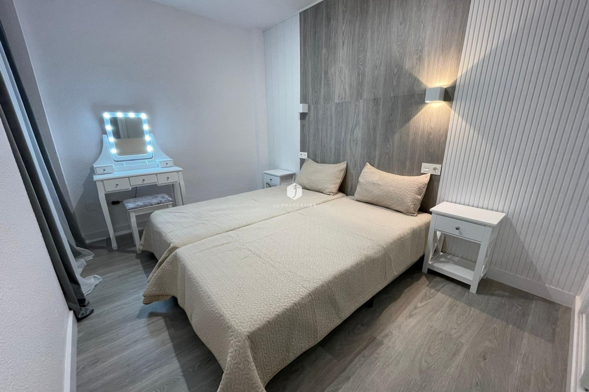 Segunda mano - Apartamento / piso -
Torrevieja - Centro