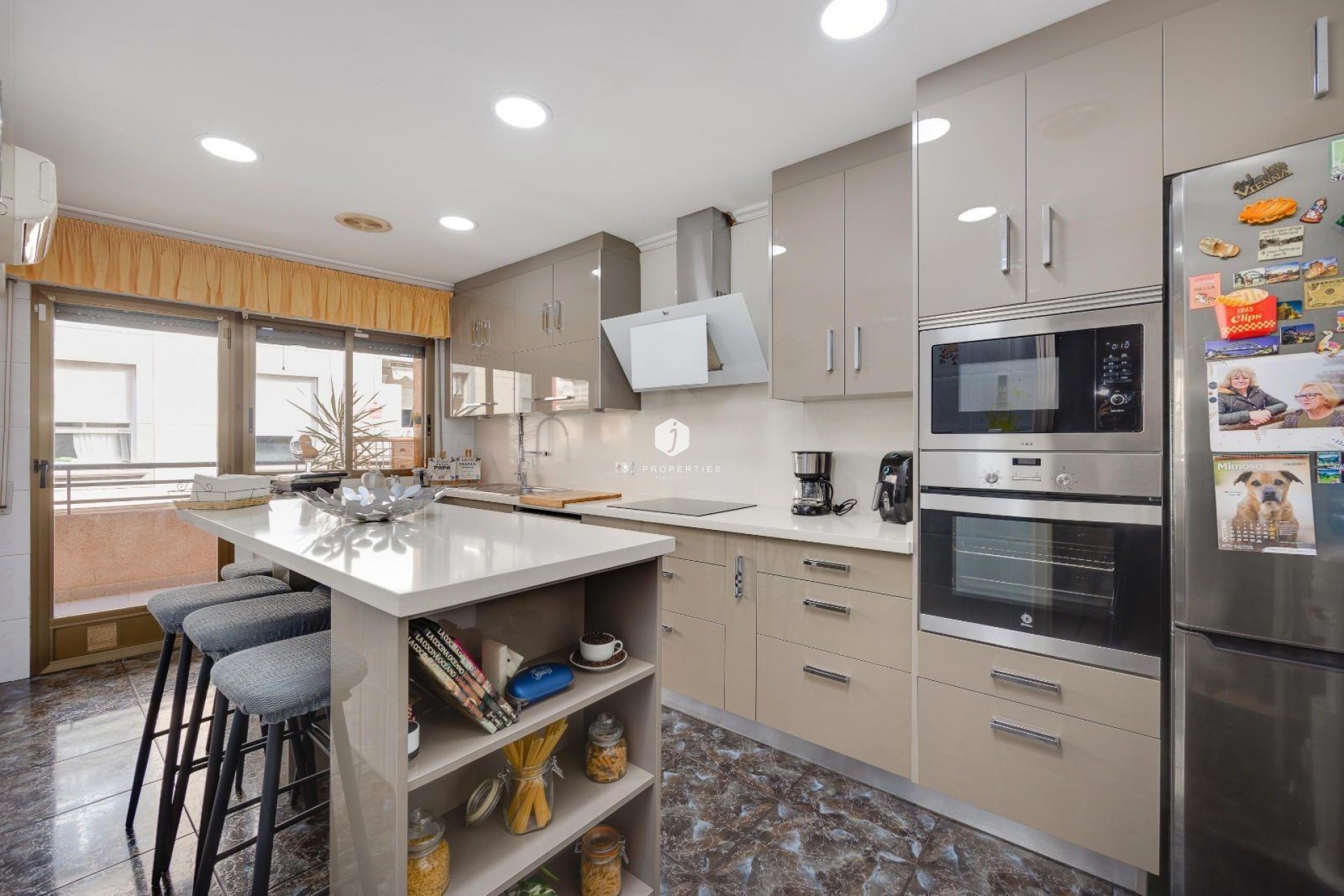 Segunda mano - Apartamento / piso -
Torrevieja - Centro