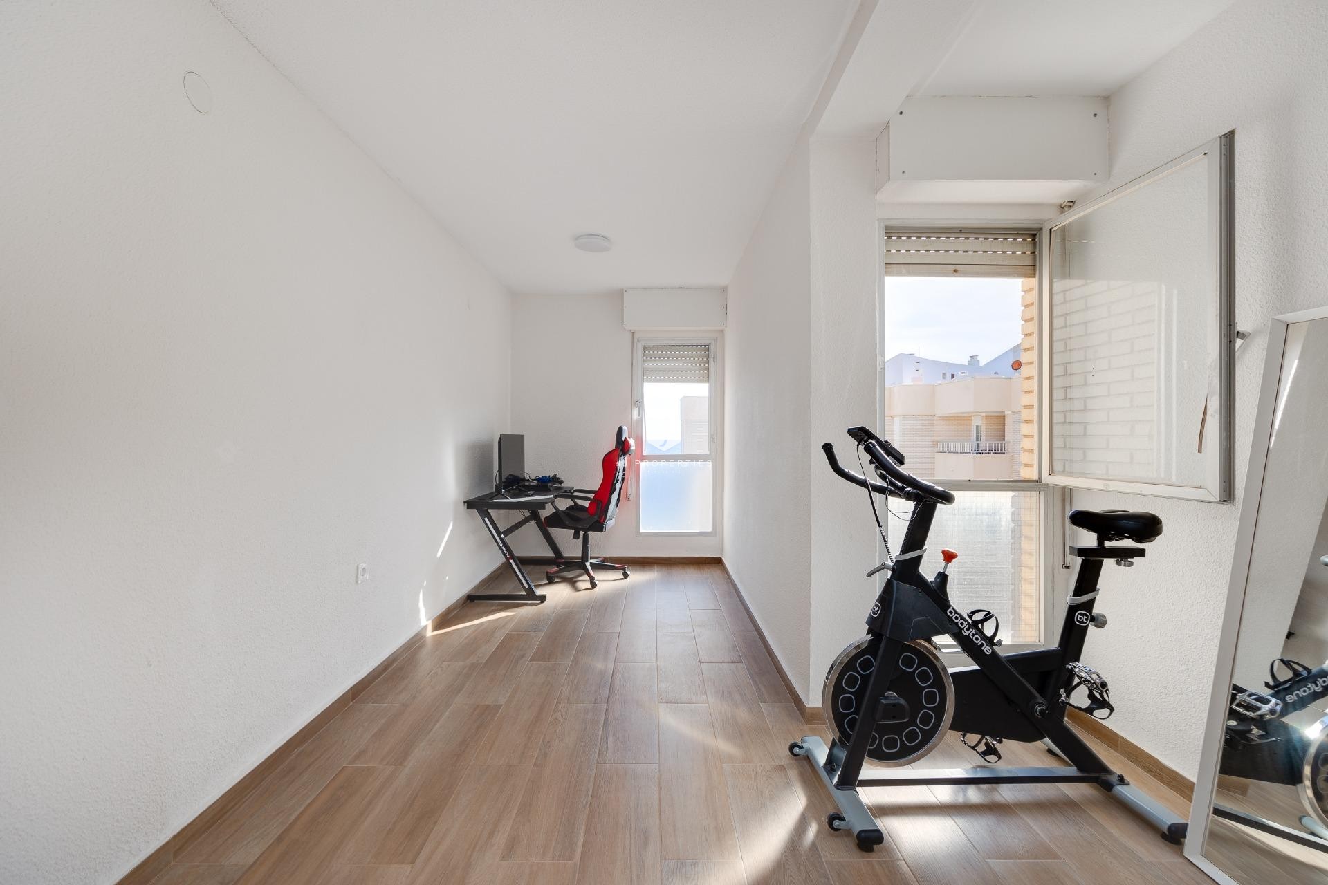 Segunda mano - Apartamento / piso -
Torrevieja - Centro