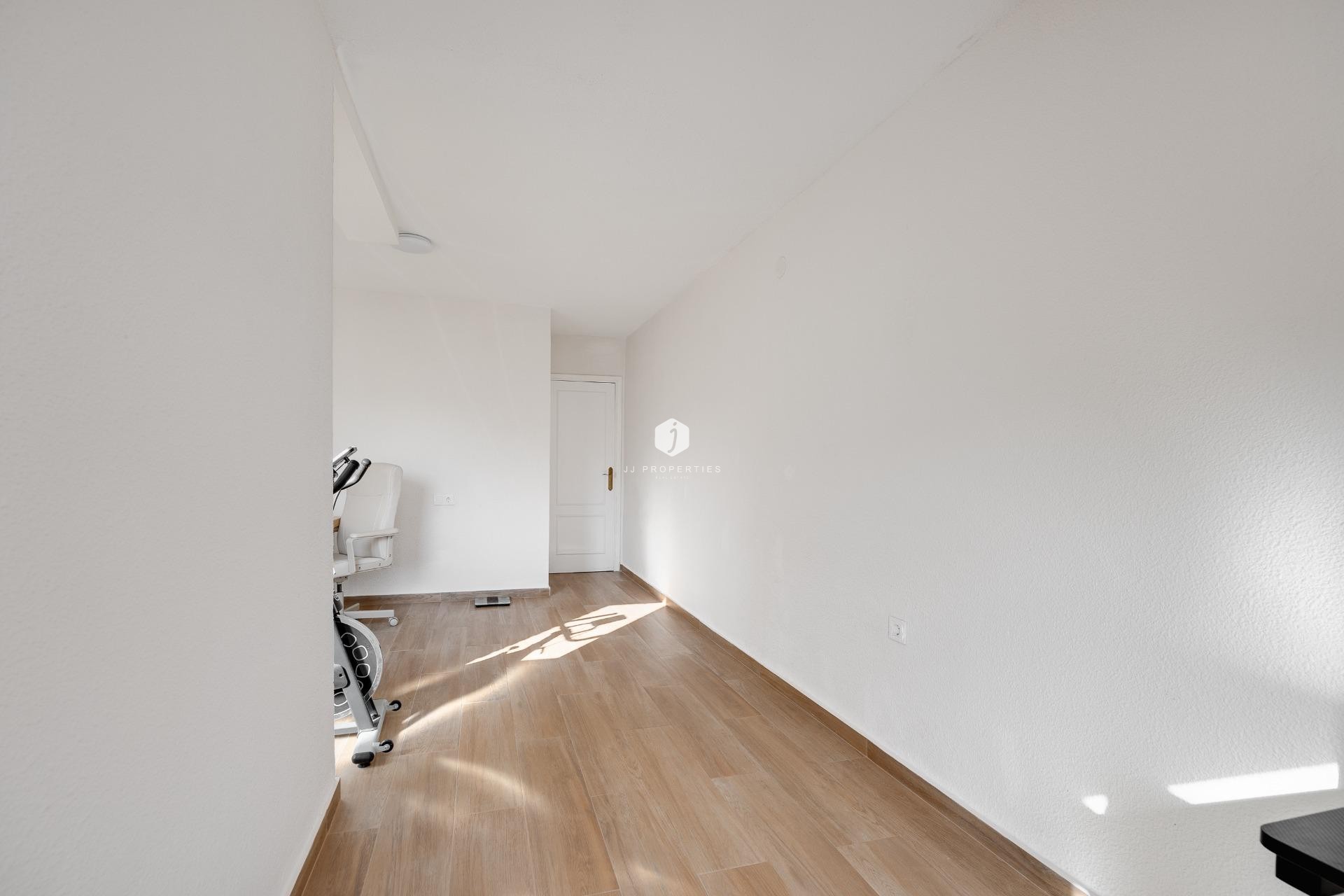 Segunda mano - Apartamento / piso -
Torrevieja - Centro