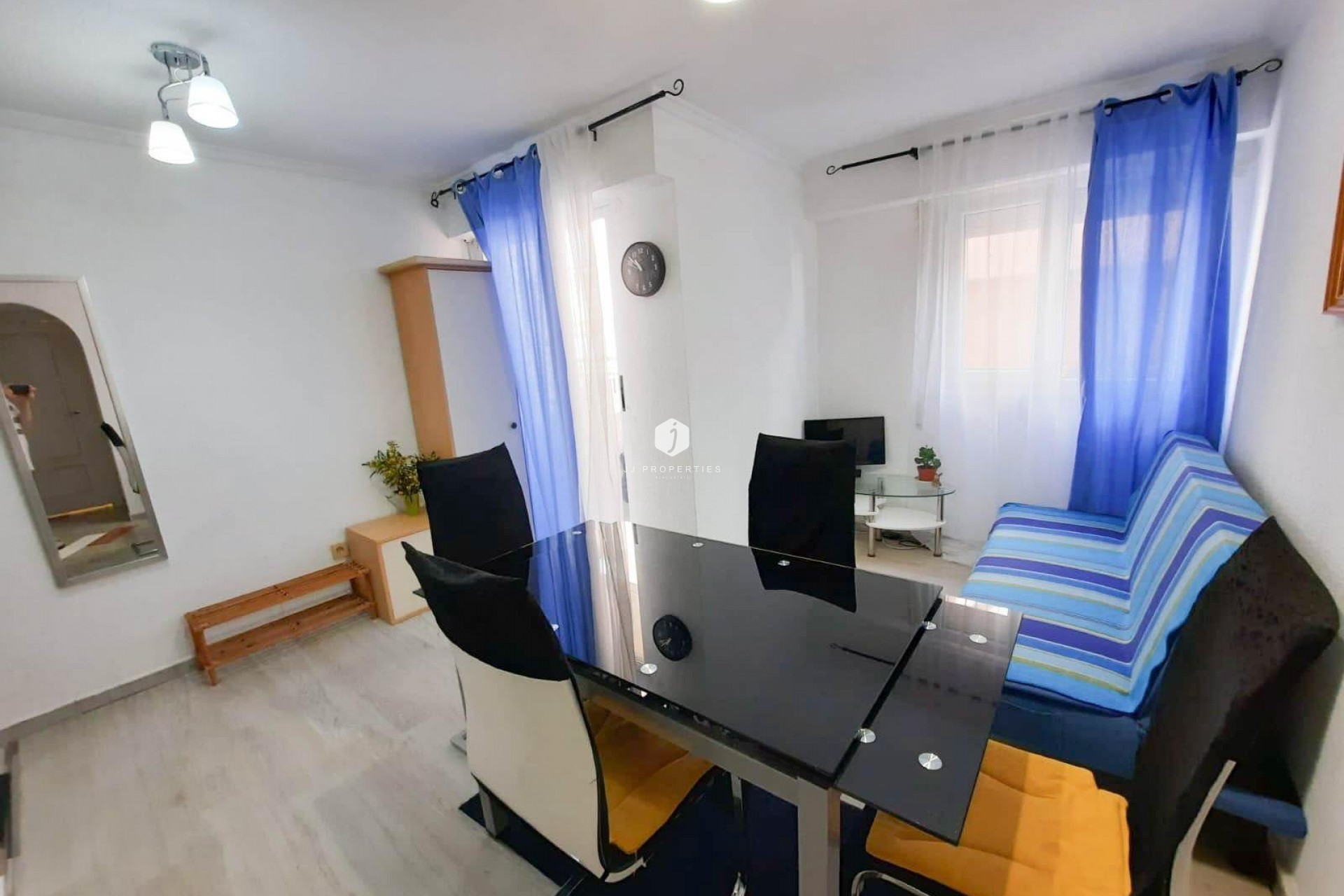 Segunda mano - Apartamento / piso -
Torrevieja - Centro