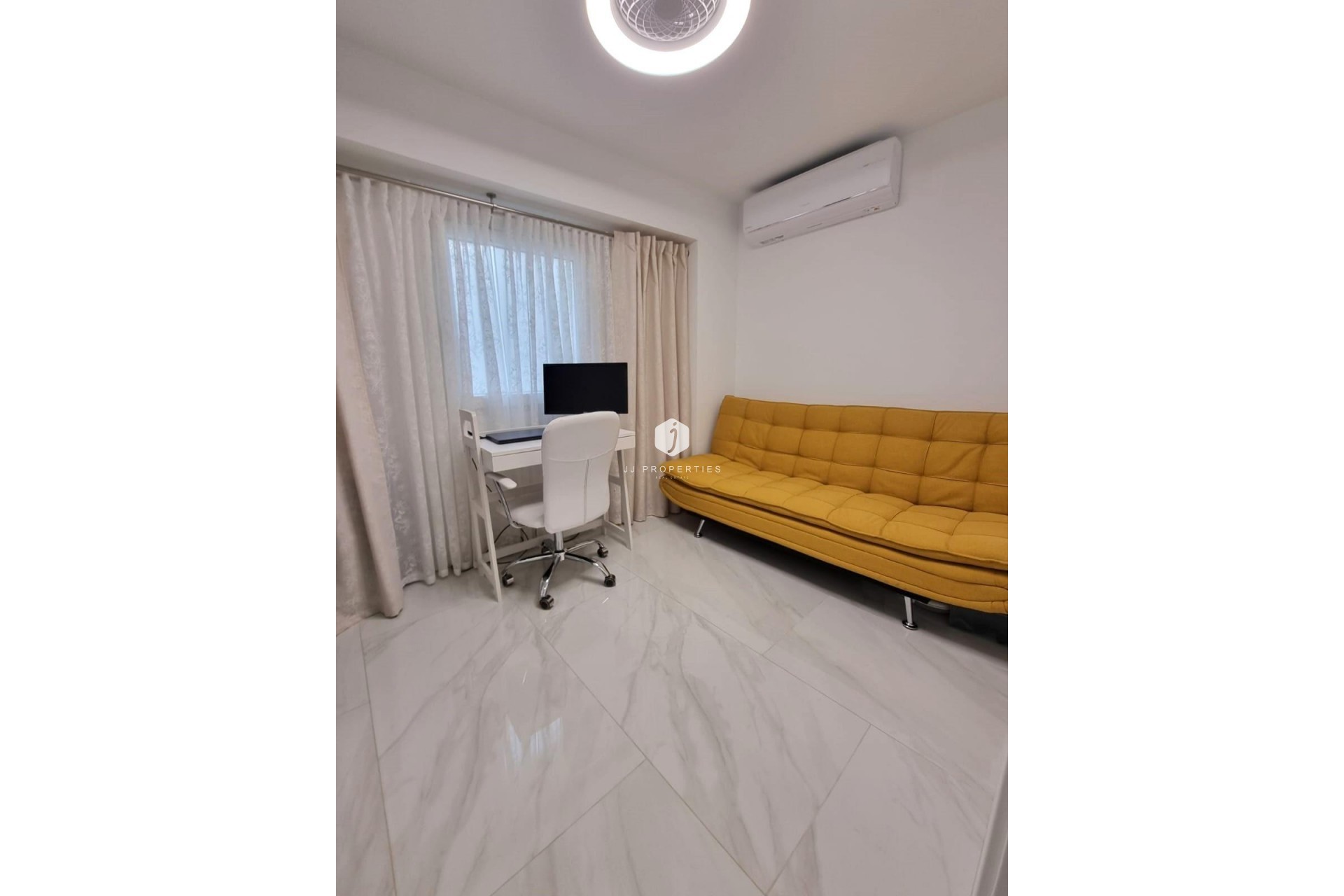 Segunda mano - Apartamento / piso -
Torrevieja - Centro