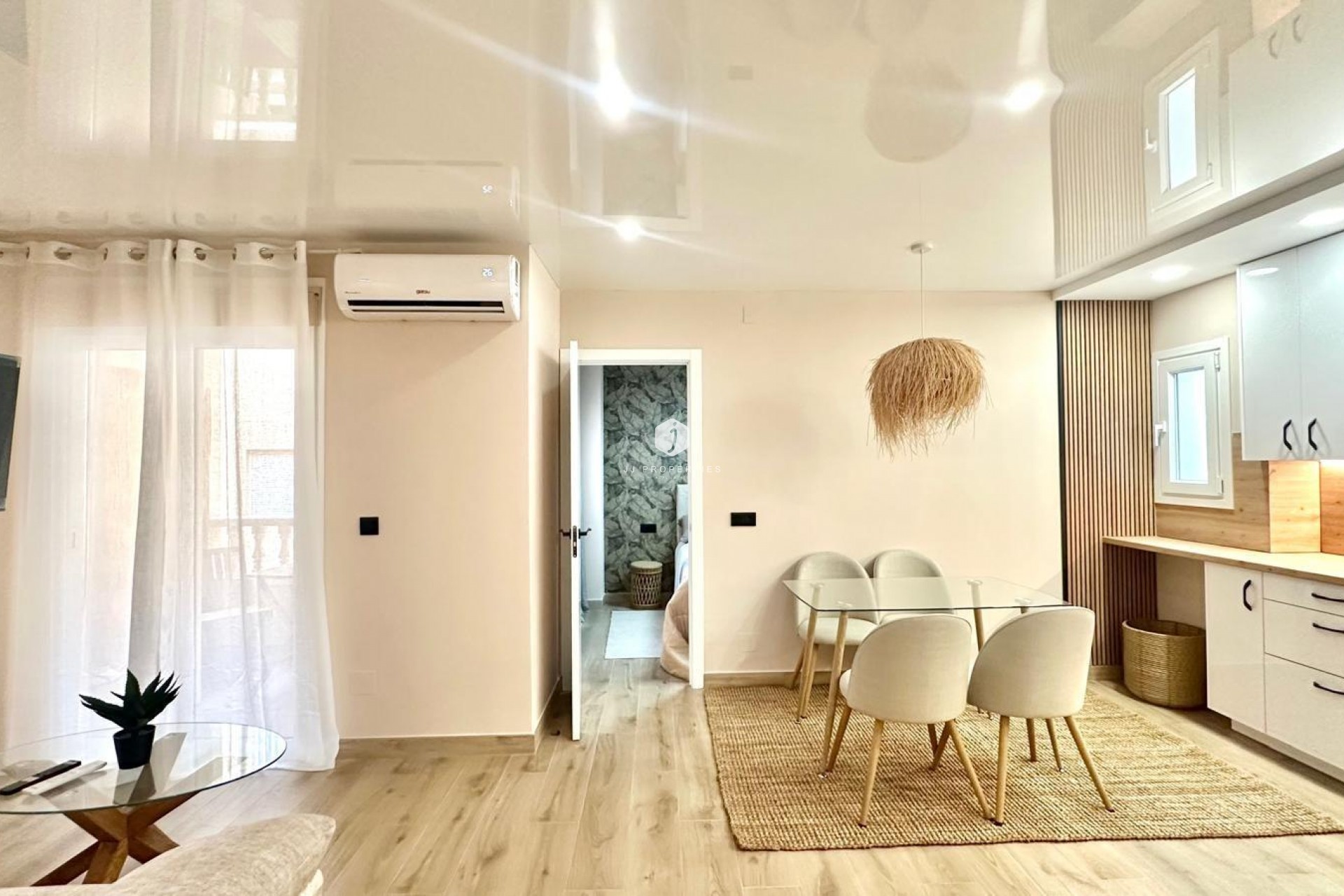 Segunda mano - Apartamento / piso -
Torrevieja - Centro