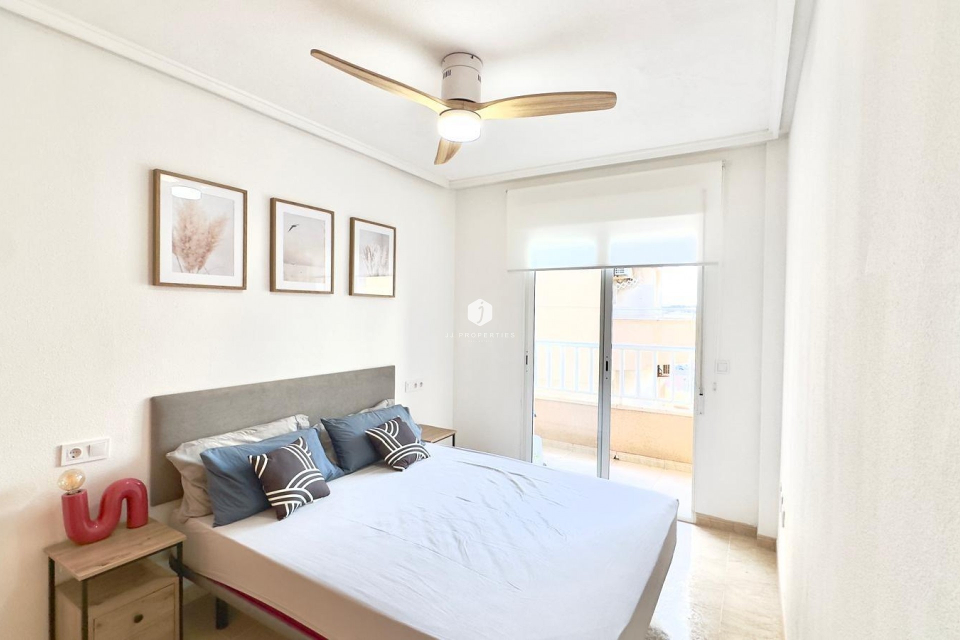 Segunda mano - Apartamento / piso -
Torrevieja - Centro