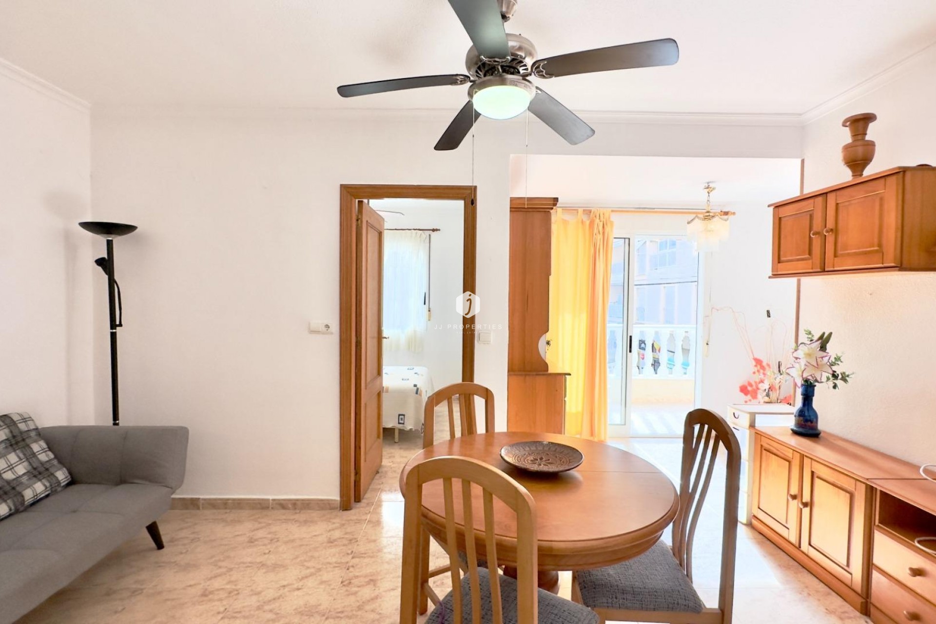 Segunda mano - Apartamento / piso -
Torrevieja - Centro