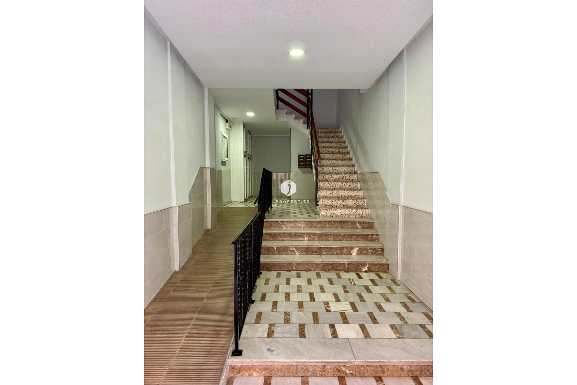 Segunda mano - Apartamento / piso -
Torrevieja - Centro