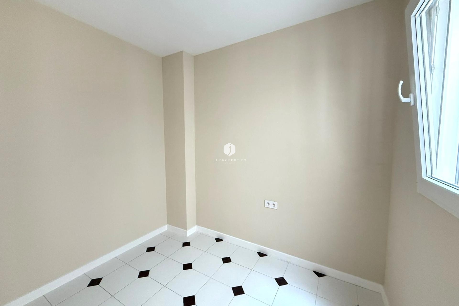 Segunda mano - Apartamento / piso -
Torrevieja - Centro