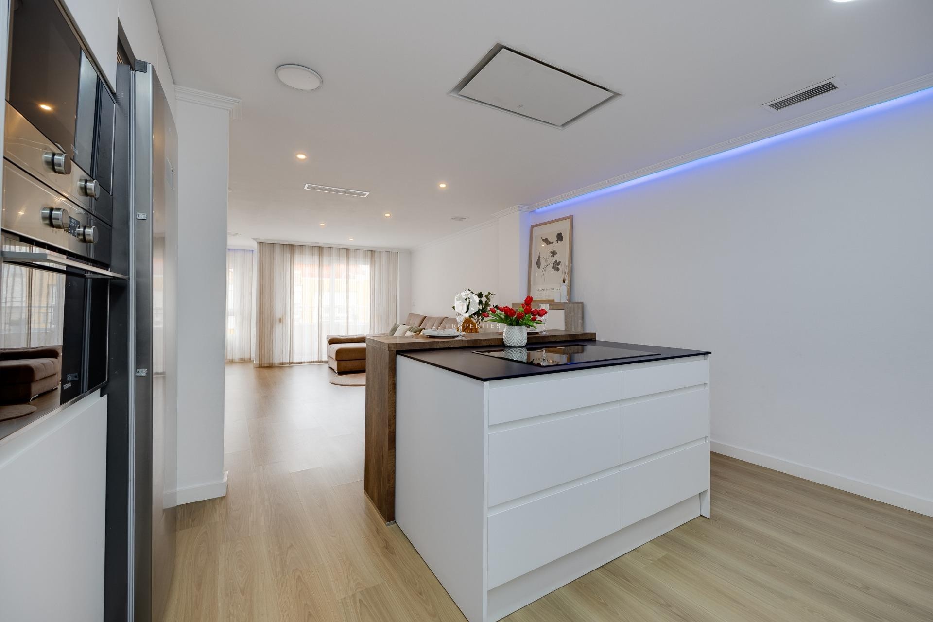 Segunda mano - Apartamento / piso -
Torrevieja - Centro