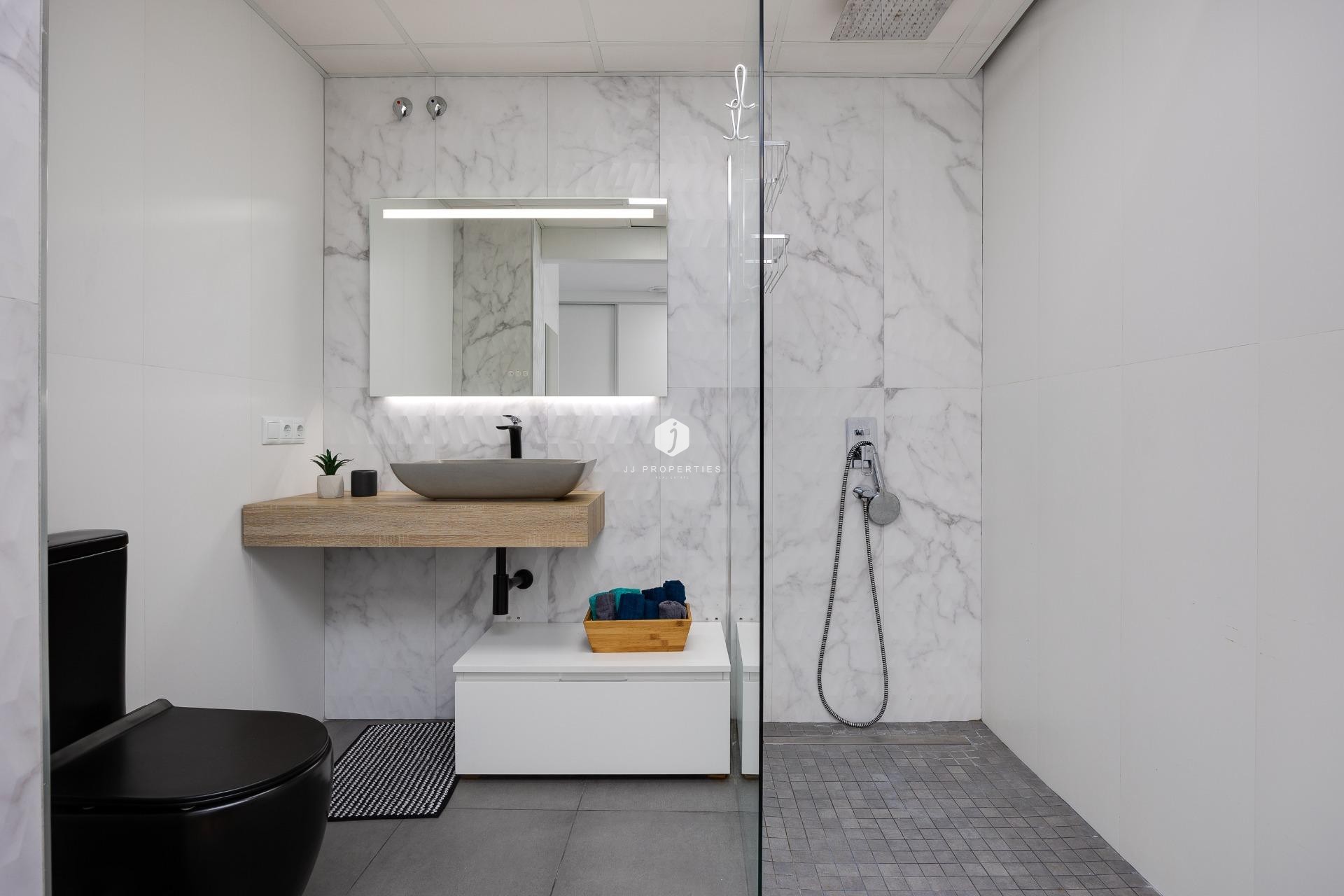 Segunda mano - Apartamento / piso -
Torrevieja - Centro