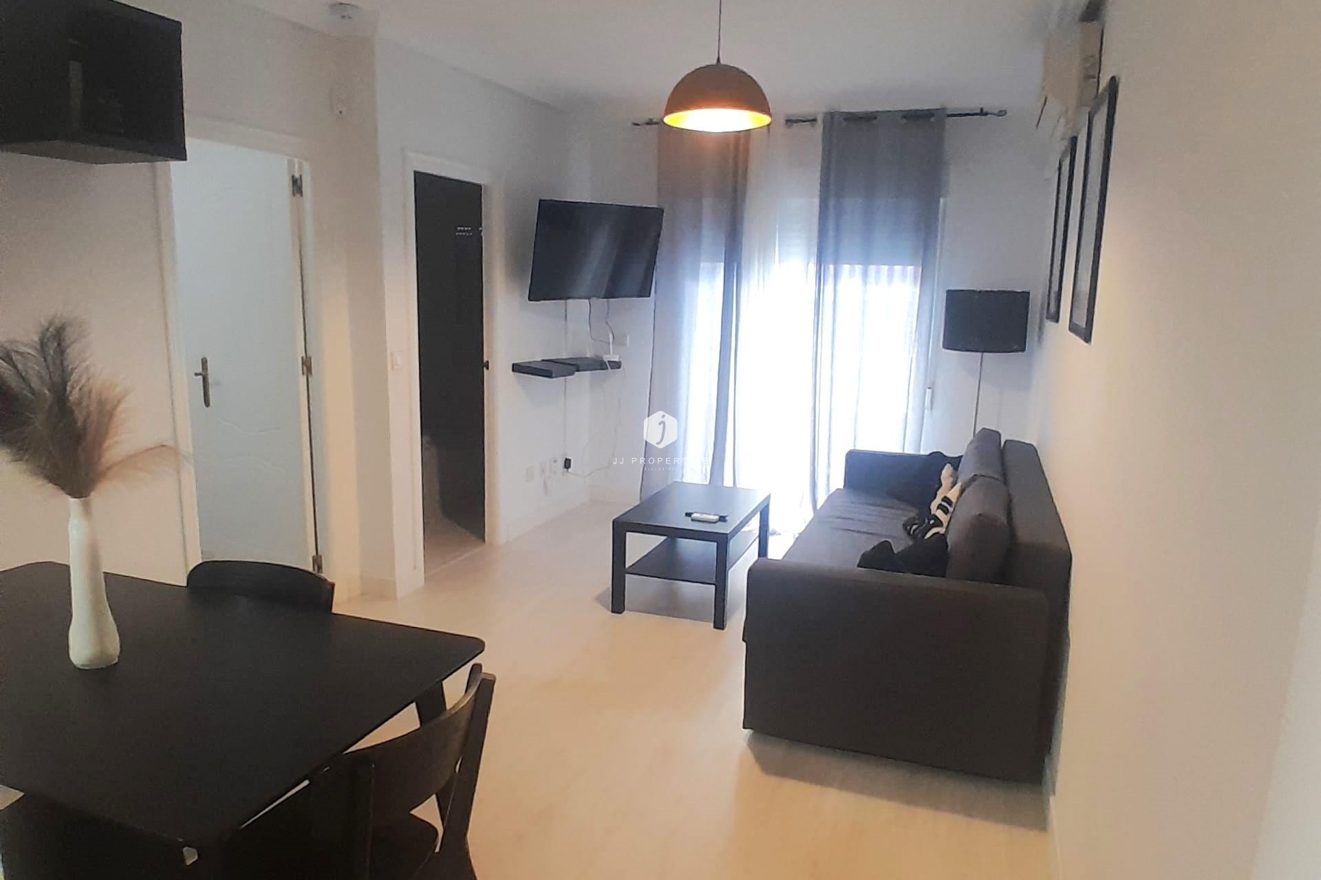 Segunda mano - Apartamento / piso -
Torrevieja - Centro