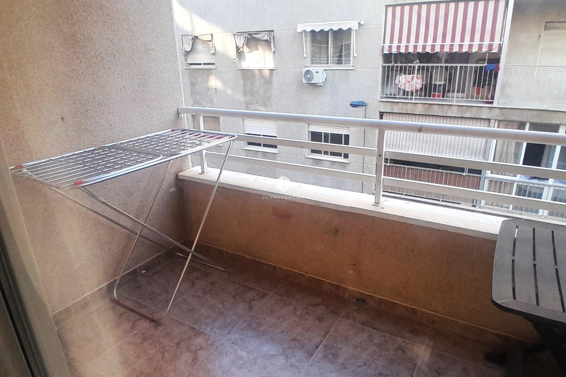 Segunda mano - Apartamento / piso -
Torrevieja - Centro