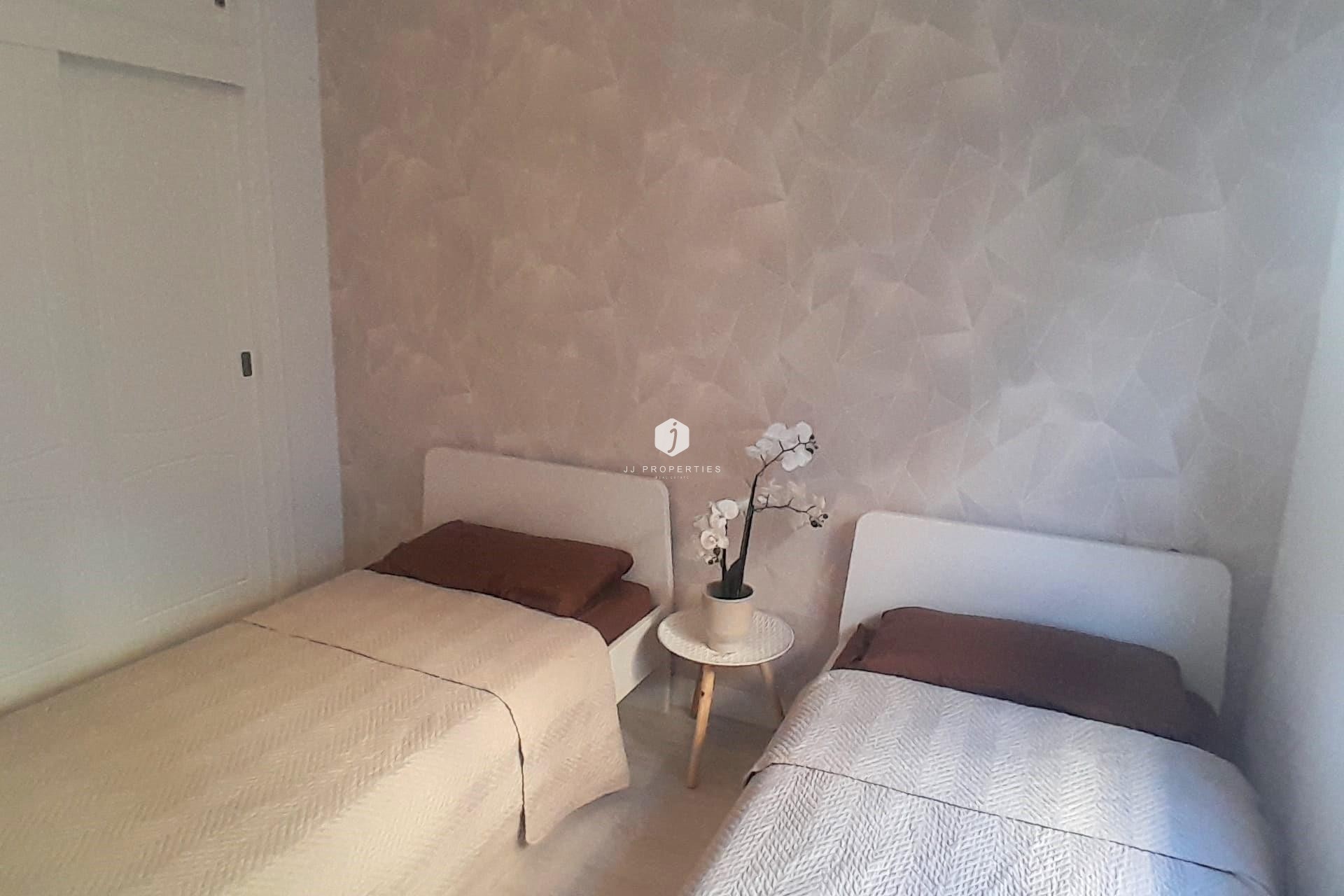 Segunda mano - Apartamento / piso -
Torrevieja - Centro