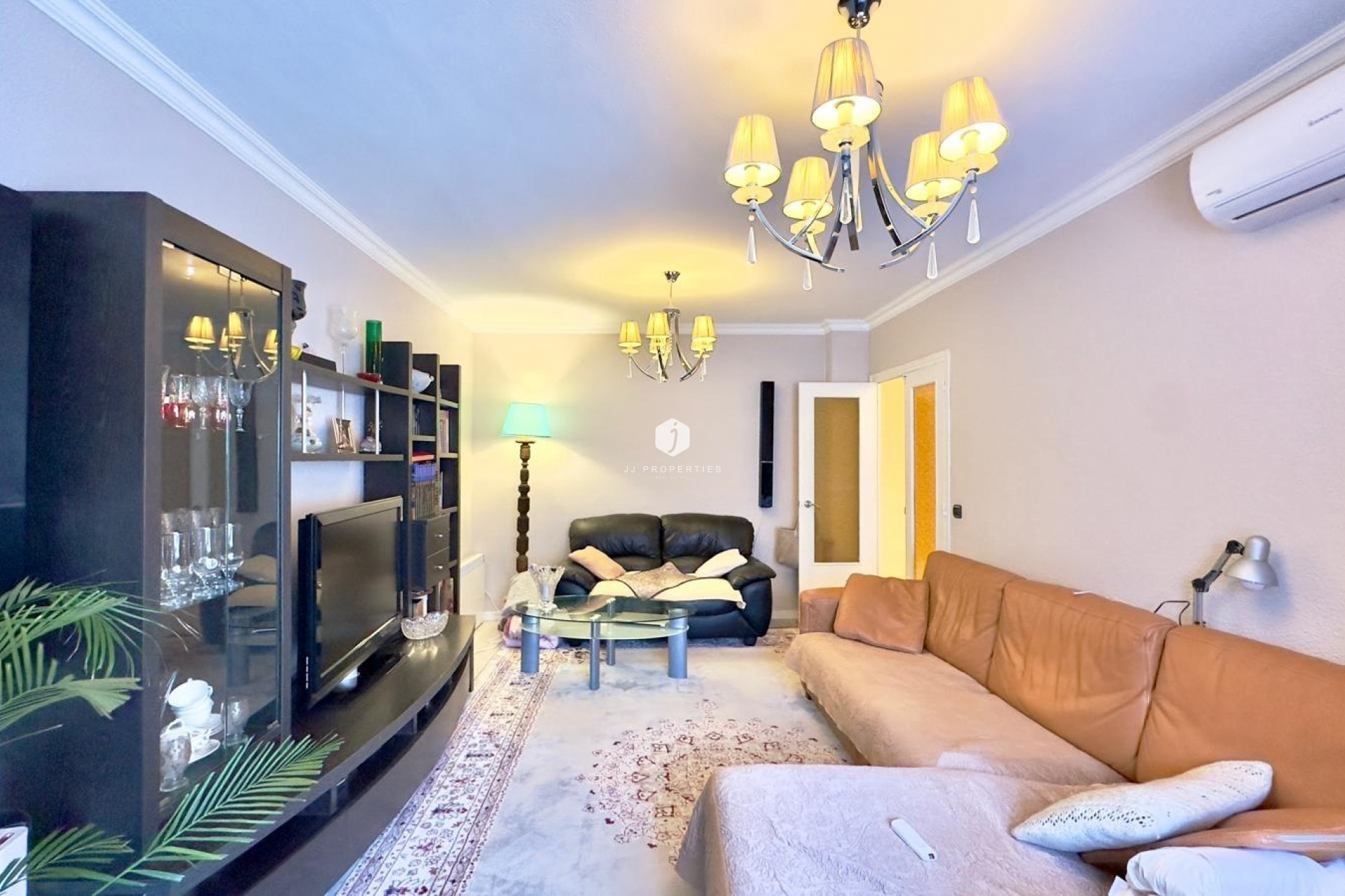 Segunda mano - Apartamento / piso -
Torrevieja - Centro