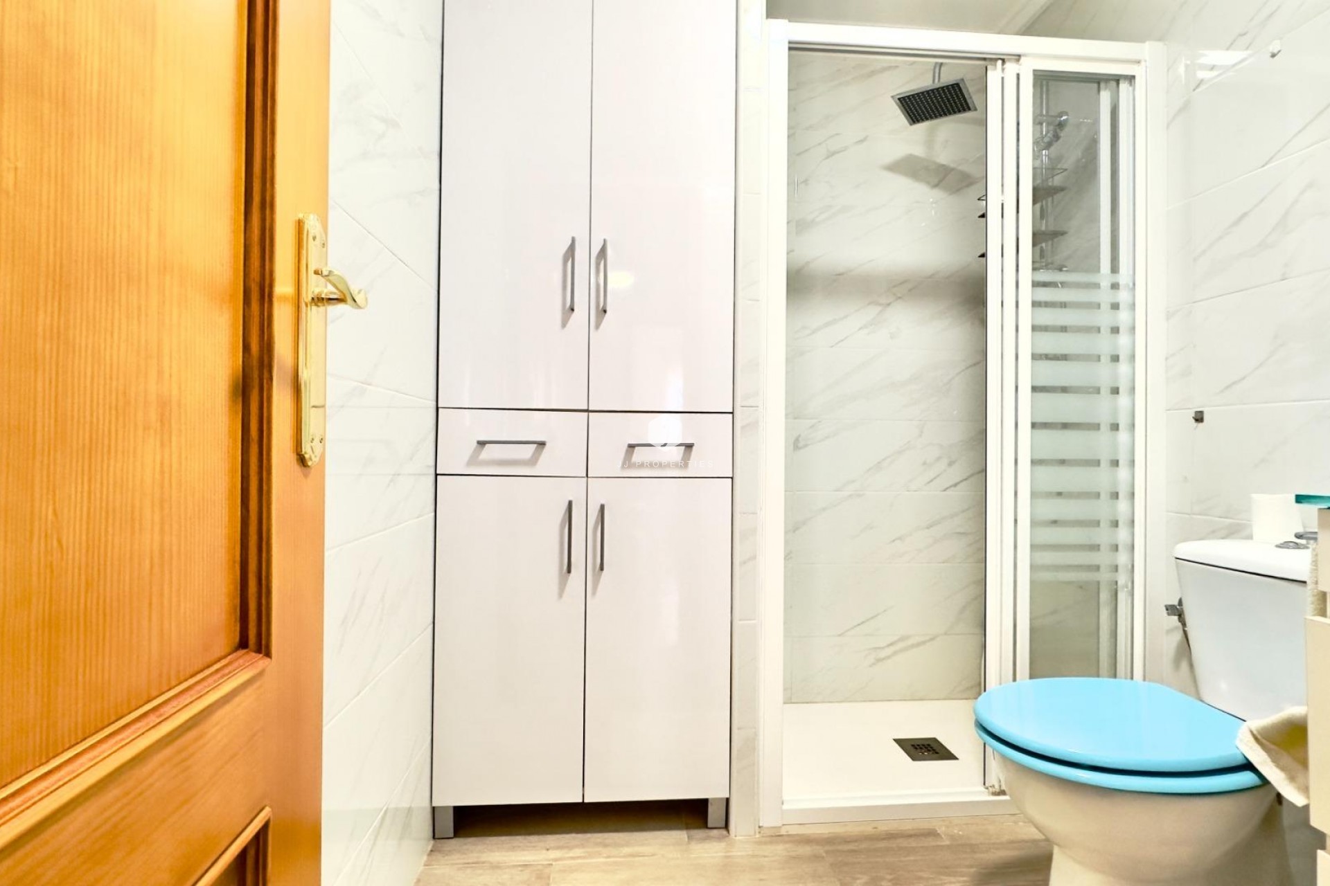 Segunda mano - Apartamento / piso -
Torrevieja - Centro