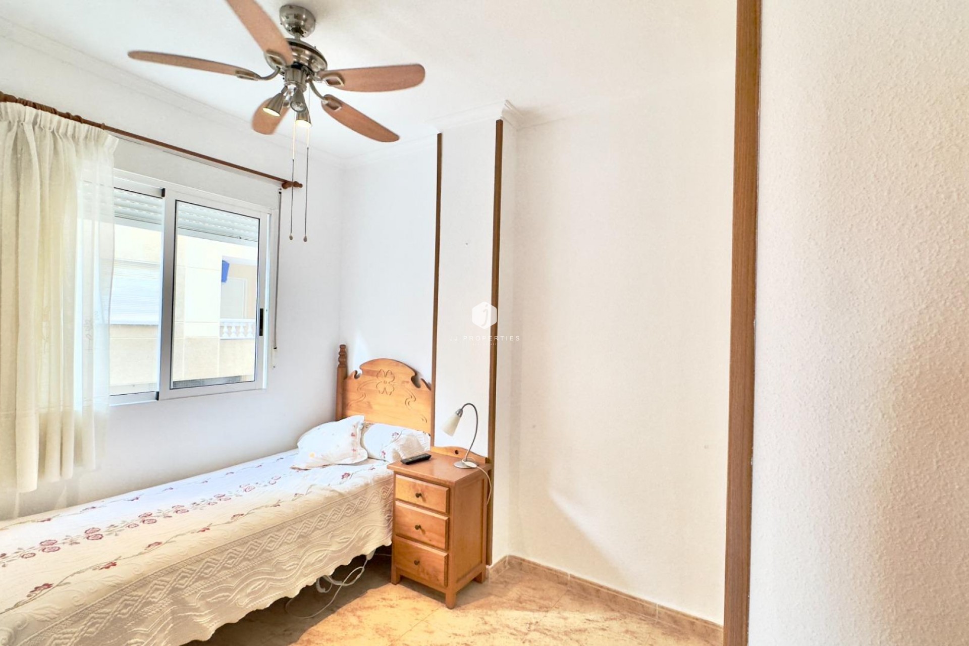 Segunda mano - Apartamento / piso -
Torrevieja - Centro