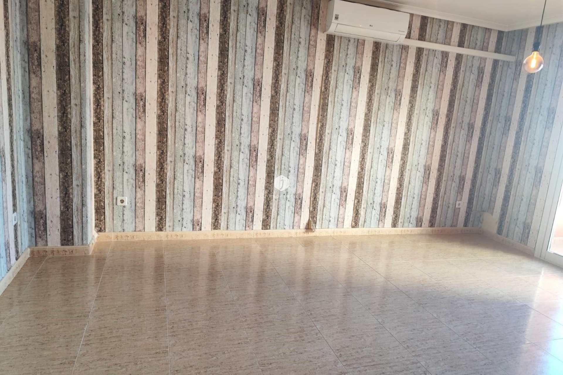 Segunda mano - Apartamento / piso -
Torrevieja - Centro