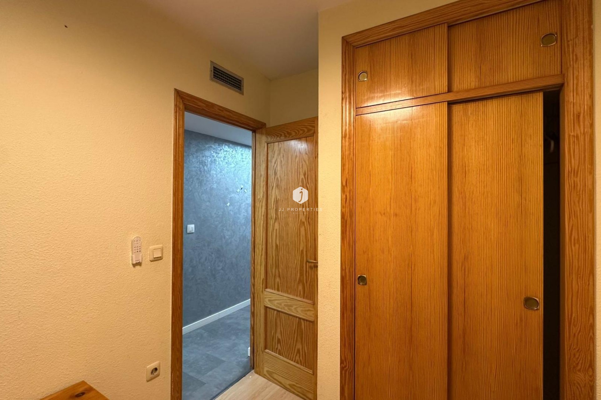 Segunda mano - Apartamento / piso -
Torrevieja - Centro