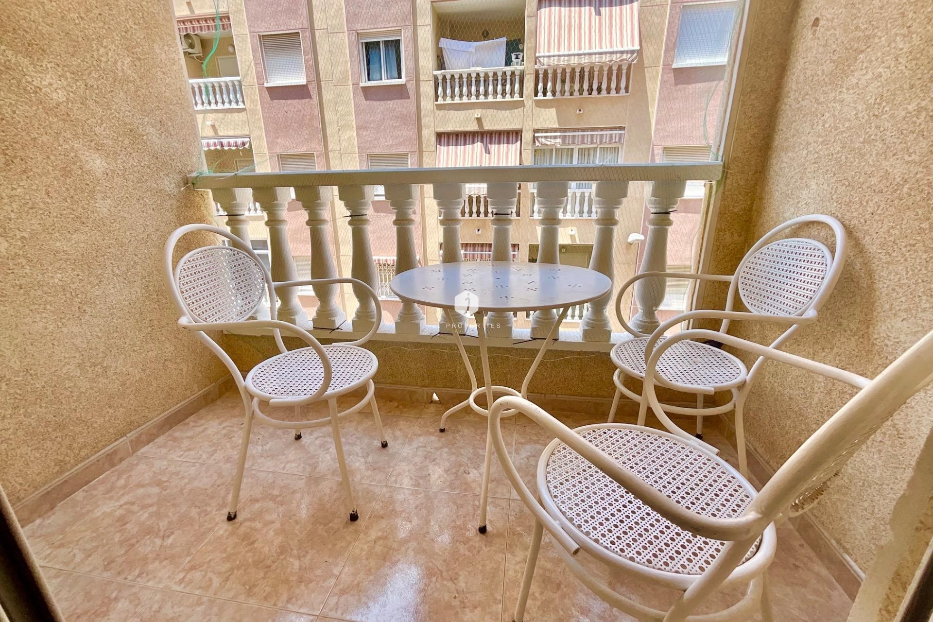 Segunda mano - Apartamento / piso -
Torrevieja - Centro