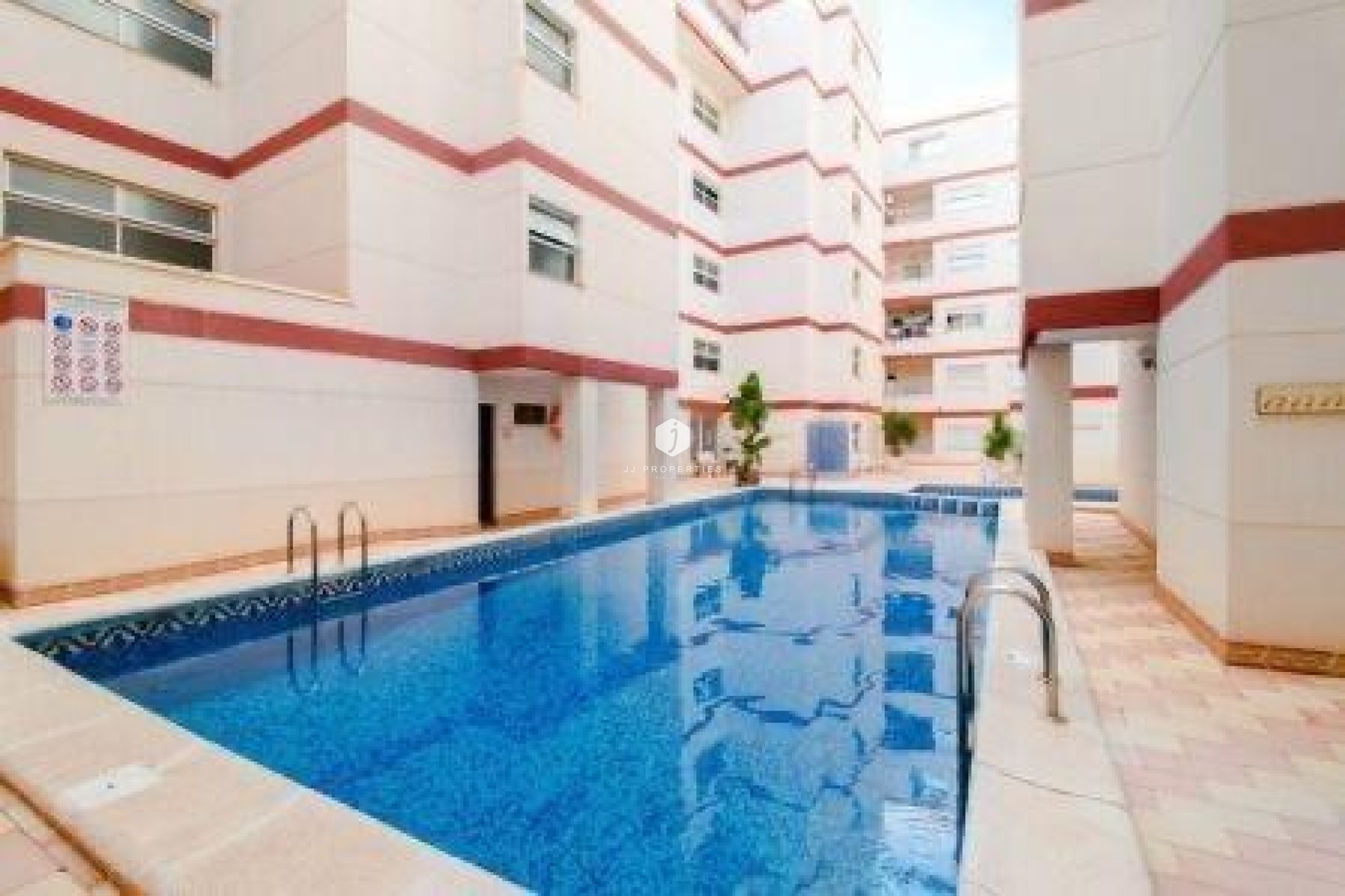 Segunda mano - Apartamento / piso -
Torrevieja - Centro