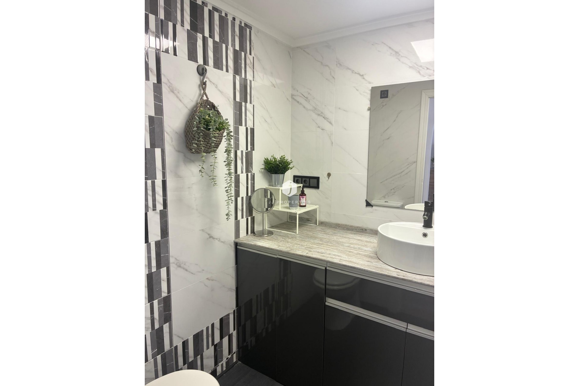 Segunda mano - Apartamento / piso -
Torrevieja - Centro