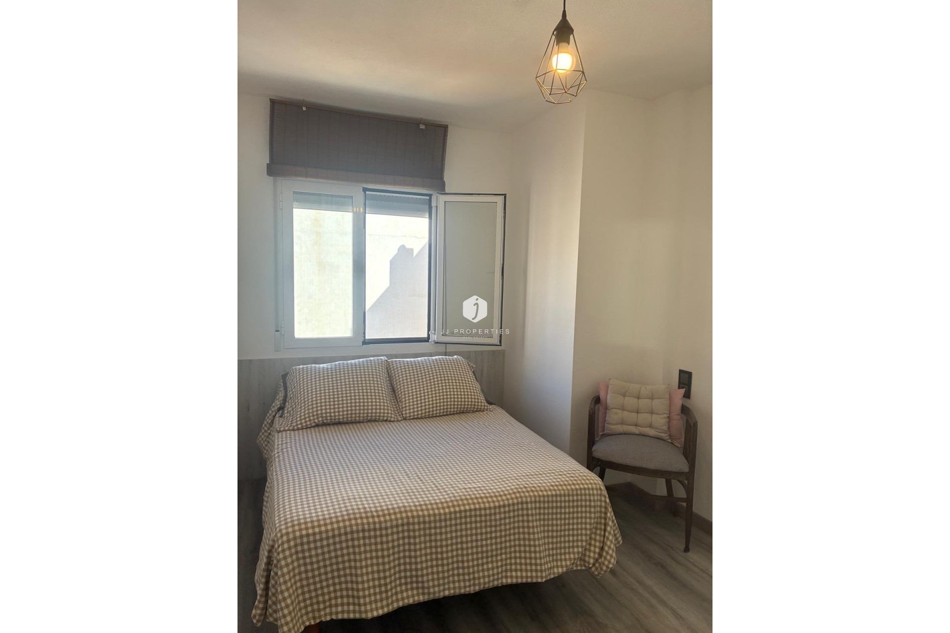Segunda mano - Apartamento / piso -
Torrevieja - Centro