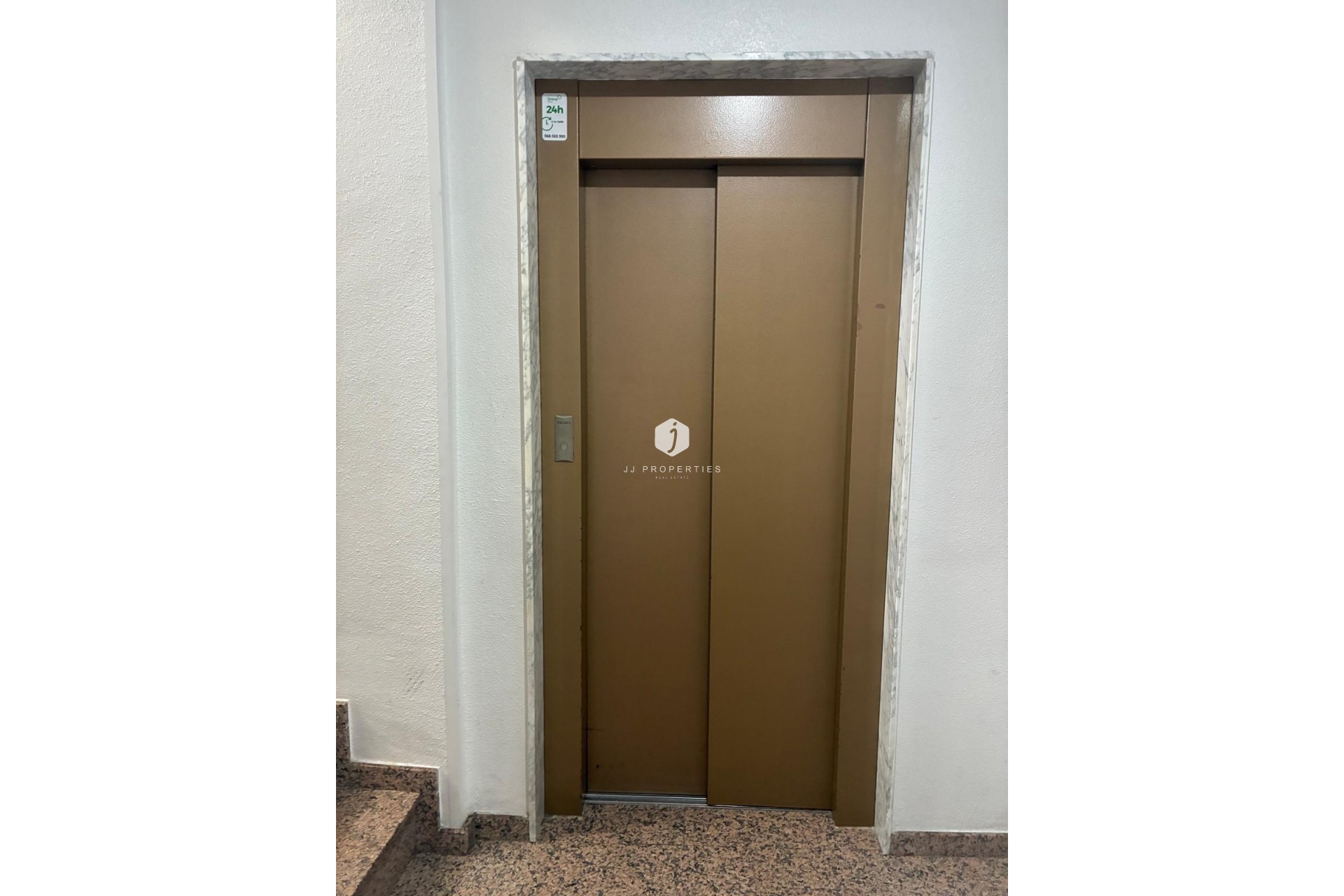 Segunda mano - Apartamento / piso -
Torrevieja - Centro