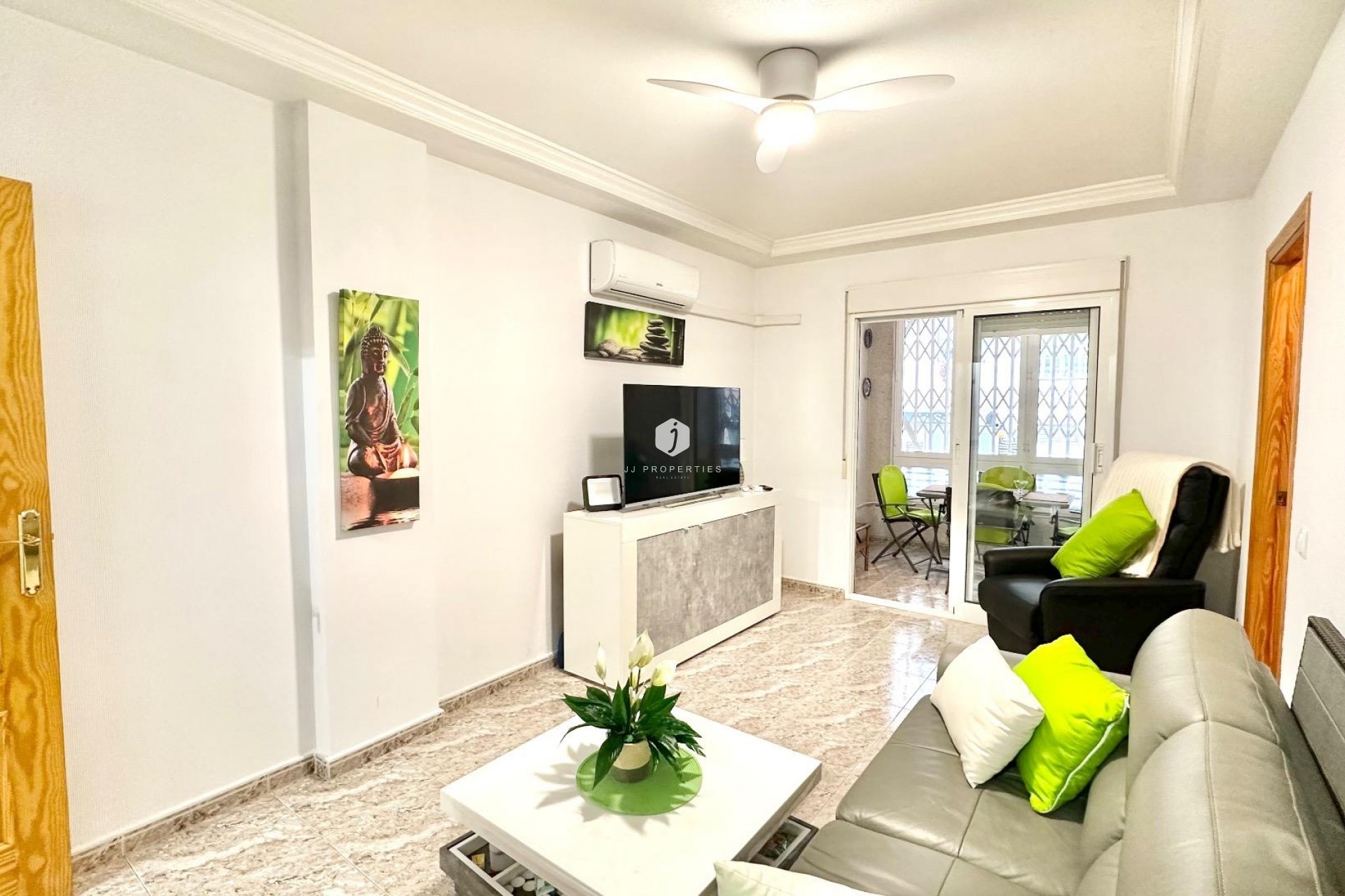 Segunda mano - Apartamento / piso -
Torrevieja - Centro