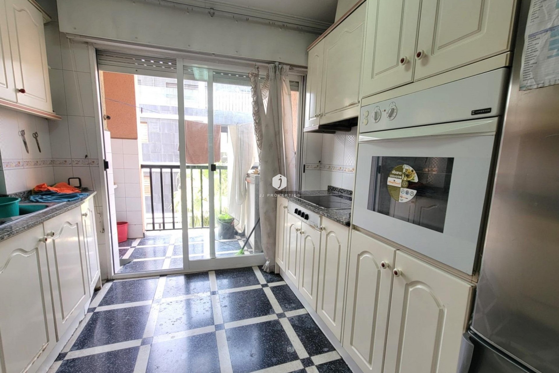 Segunda mano - Apartamento / piso -
Torrevieja - Centro