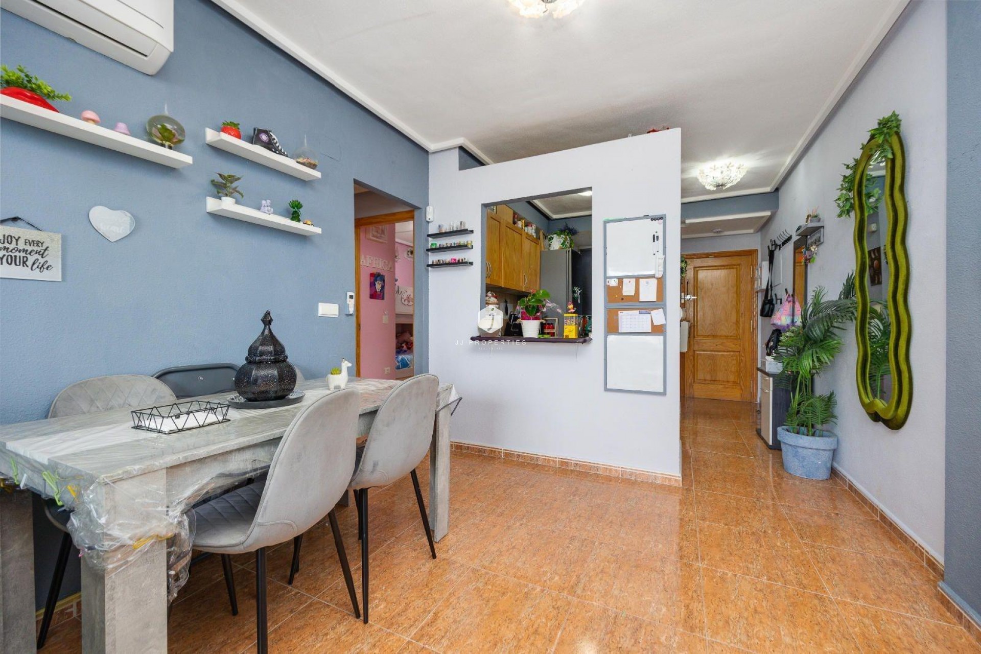 Segunda mano - Apartamento / piso -
Torrevieja - Centro