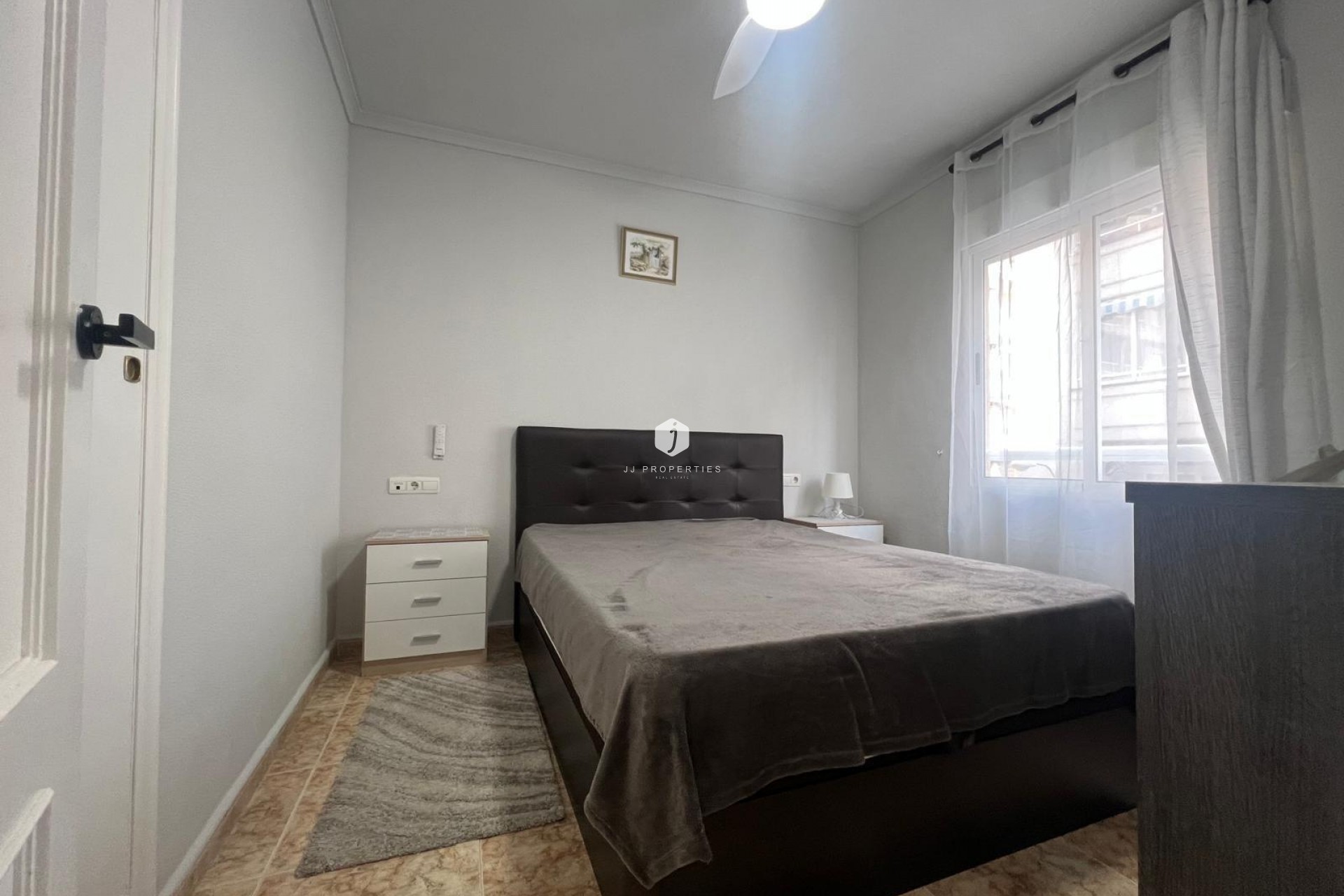 Segunda mano - Apartamento / piso -
Torrevieja - Centro