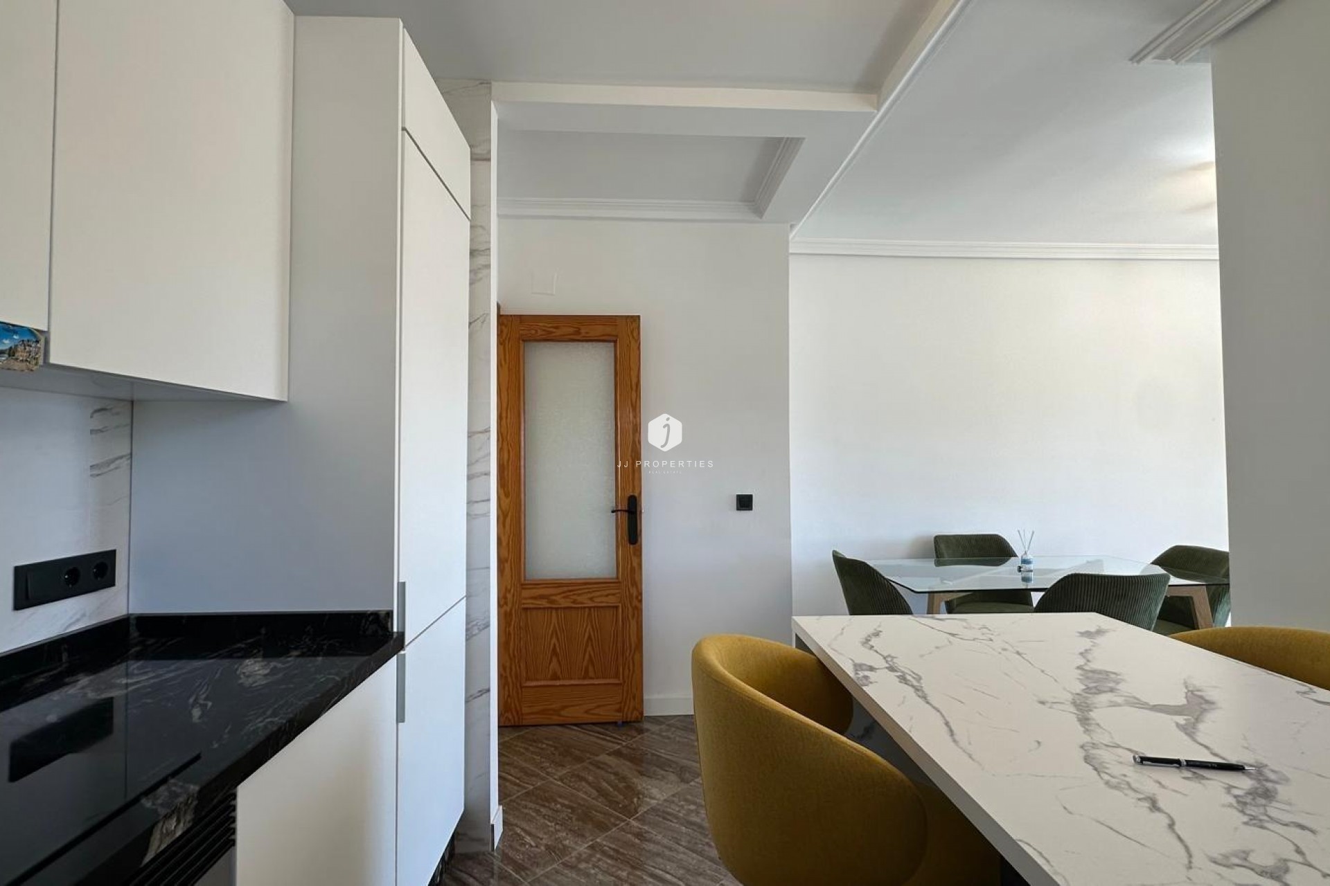 Segunda mano - Apartamento / piso -
Torrevieja - Centro