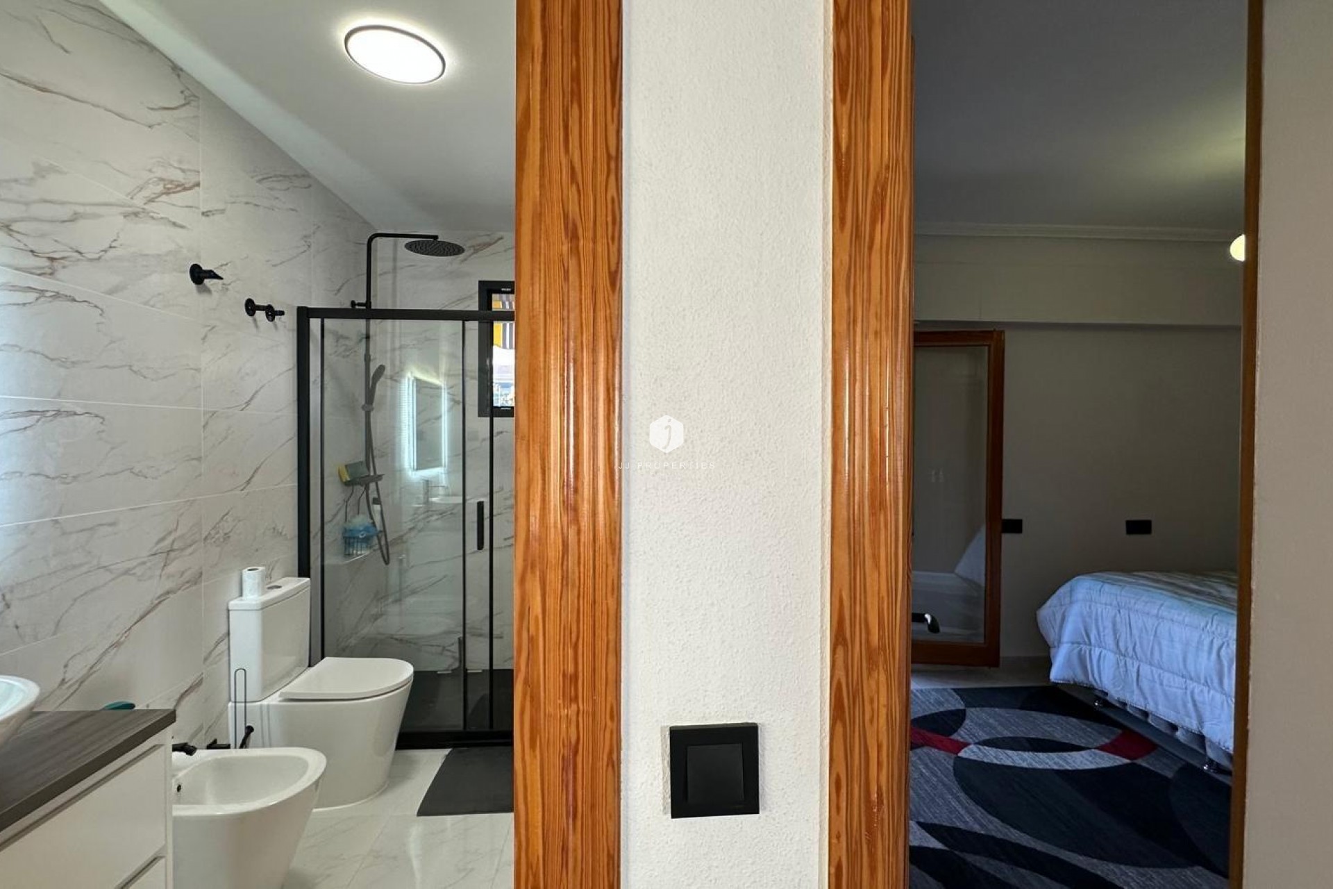 Segunda mano - Apartamento / piso -
Torrevieja - Centro