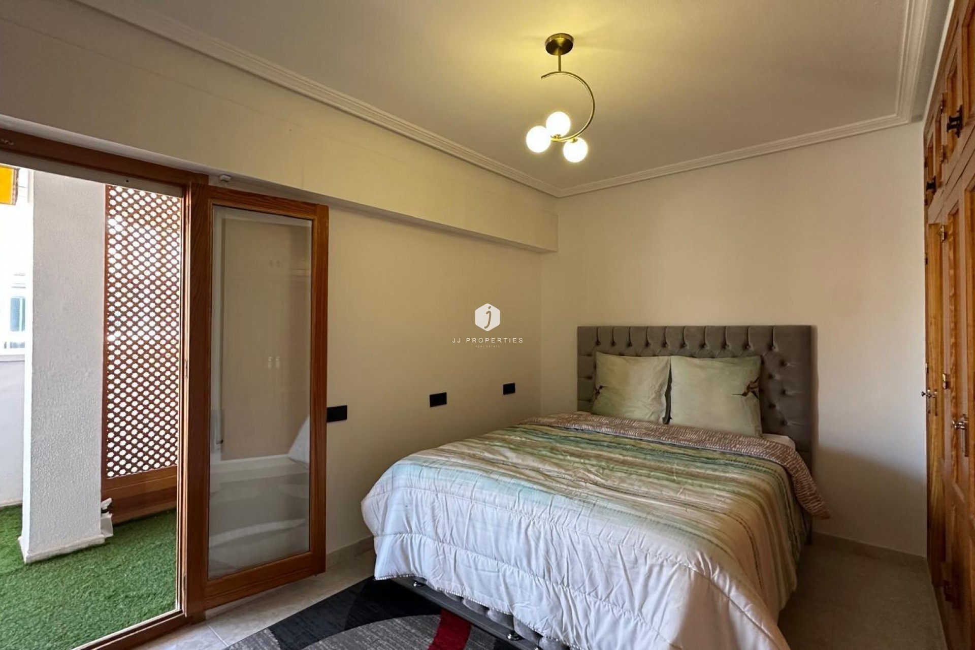 Segunda mano - Apartamento / piso -
Torrevieja - Centro