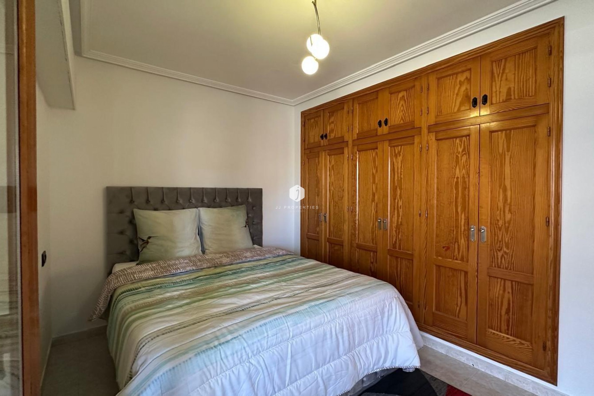 Segunda mano - Apartamento / piso -
Torrevieja - Centro