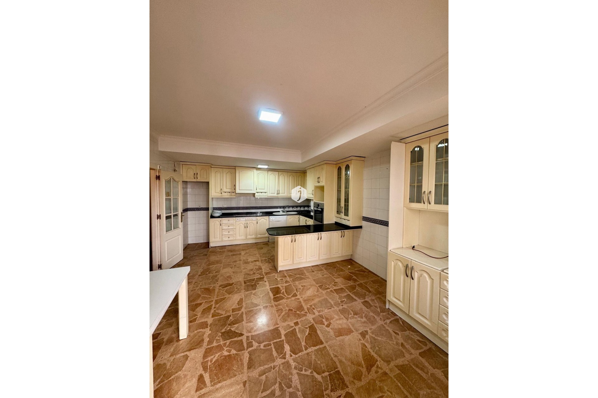 Segunda mano - Apartamento / piso -
Torrevieja - Centro