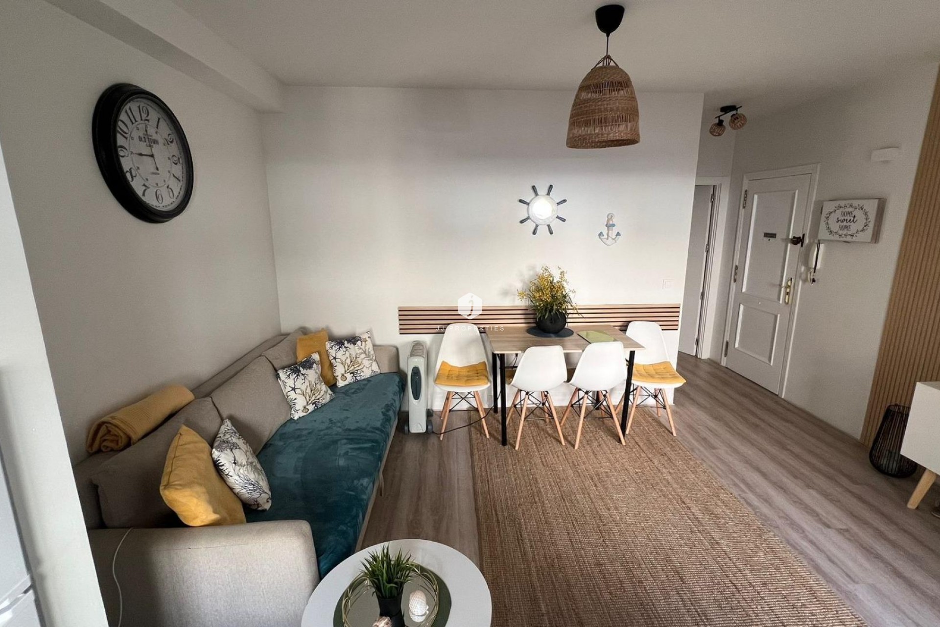 Segunda mano - Apartamento / piso -
Torrevieja - Centro