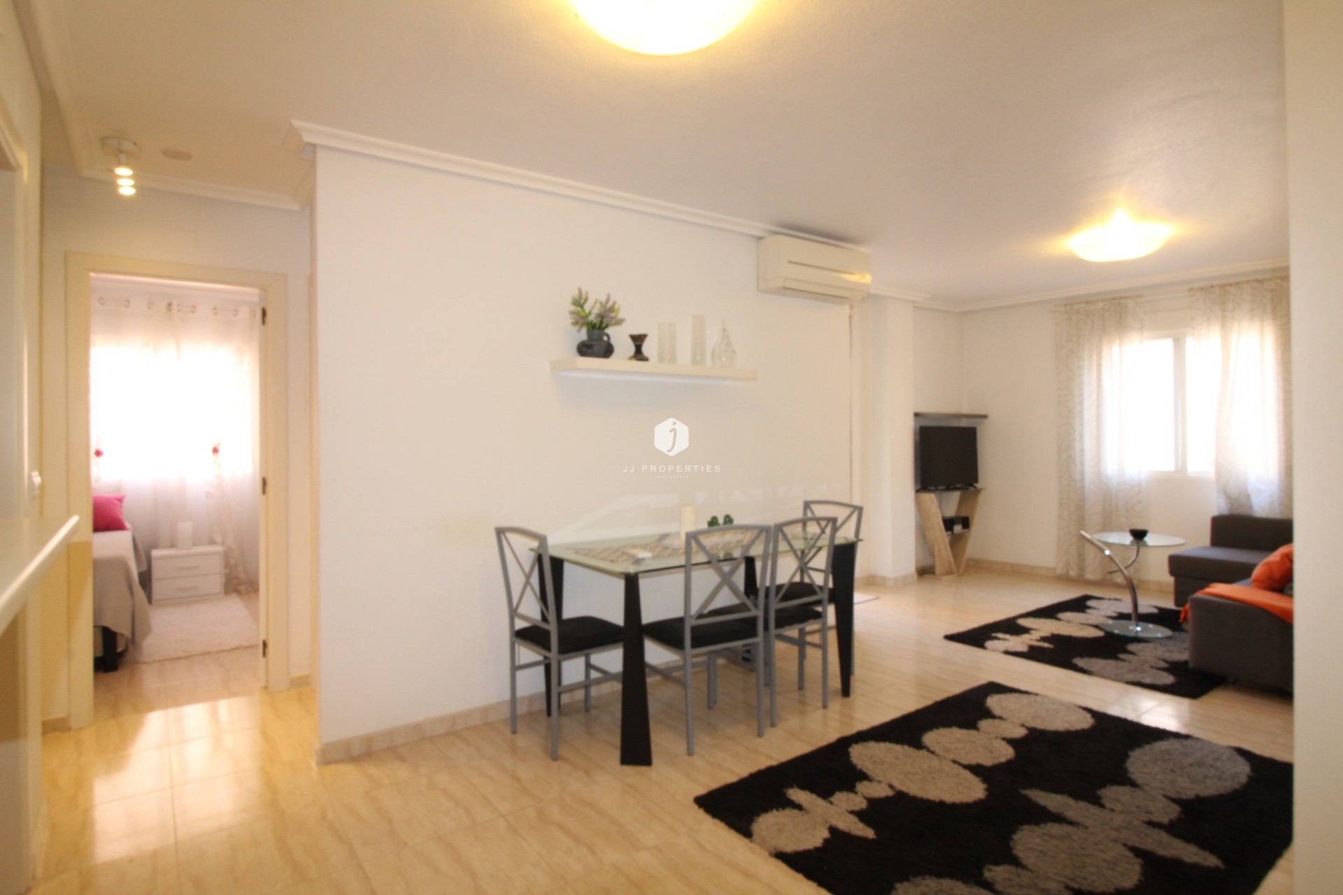 Segunda mano - Apartamento / piso -
Torrevieja - Centro
