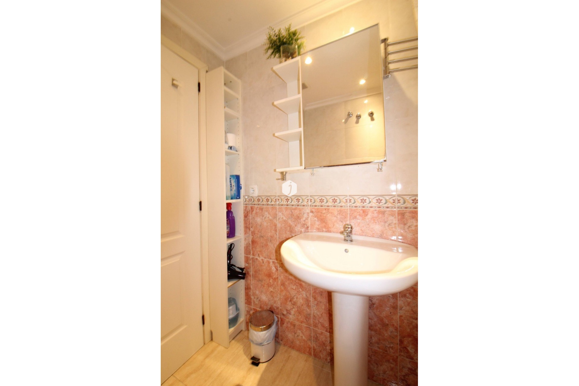 Segunda mano - Apartamento / piso -
Torrevieja - Centro