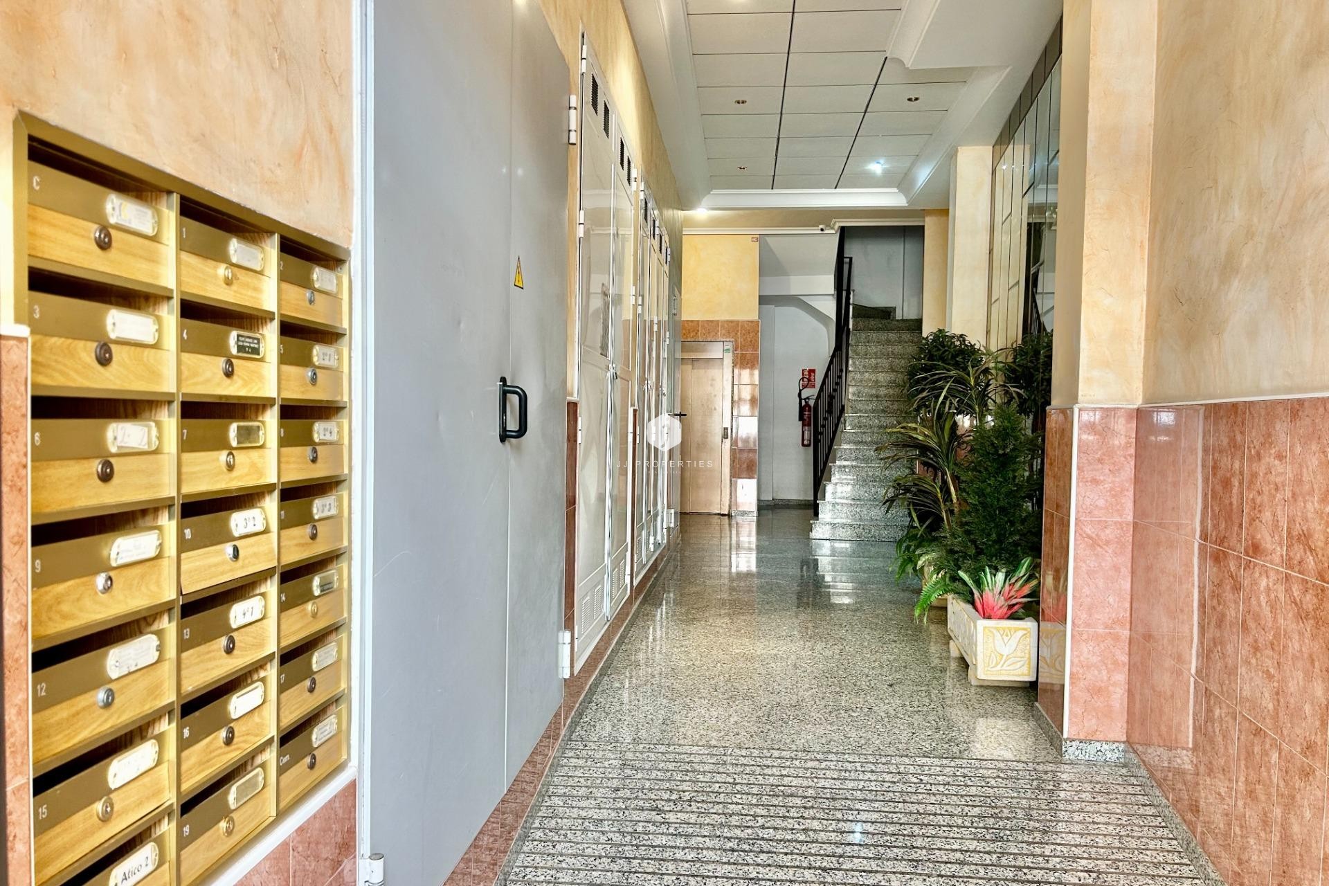 Segunda mano - Apartamento / piso -
Torrevieja - Centro