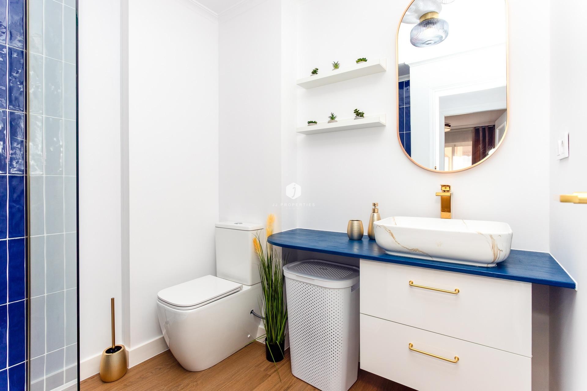 Segunda mano - Apartamento / piso -
Torrevieja - Centro