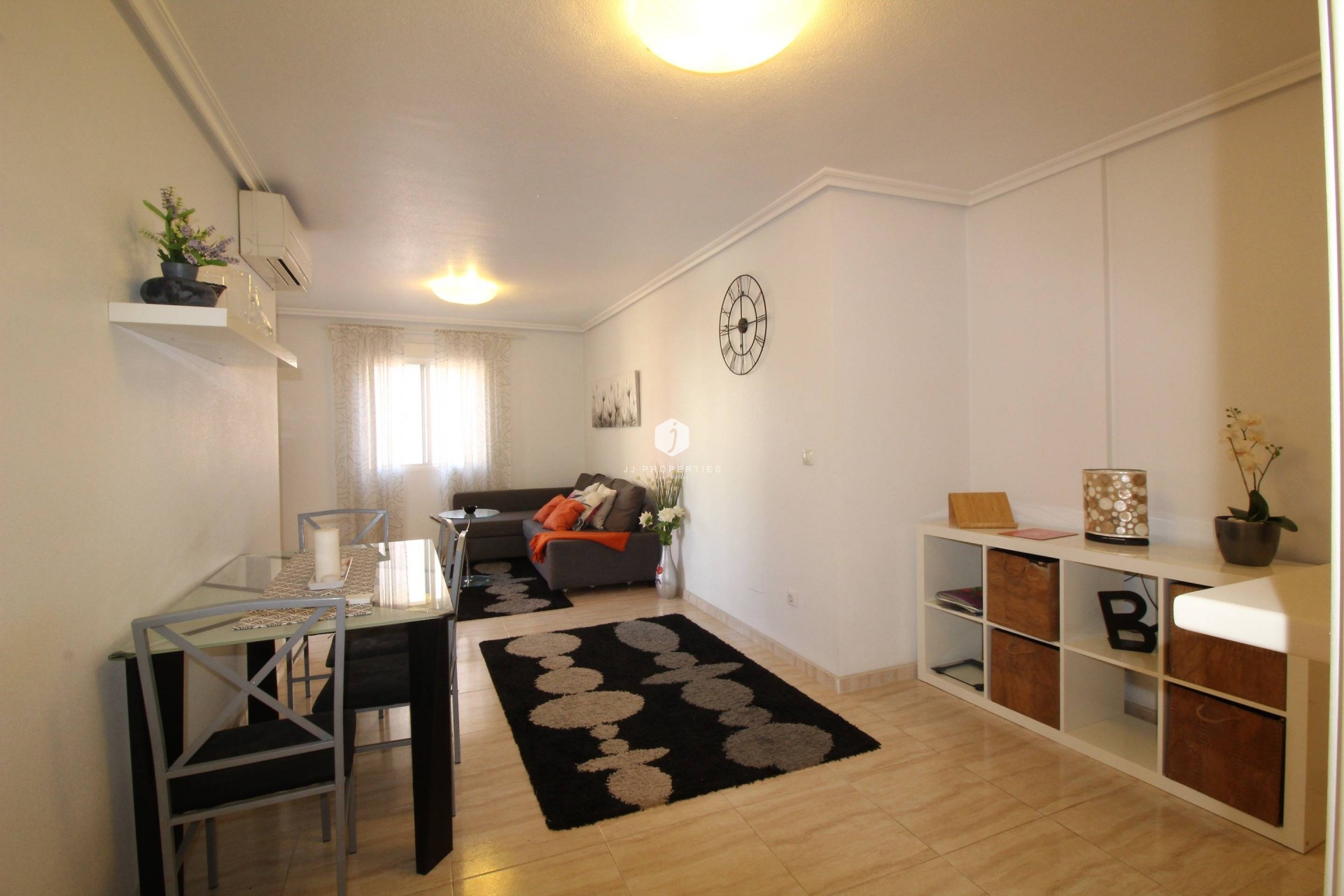 Segunda mano - Apartamento / piso -
Torrevieja - Centro