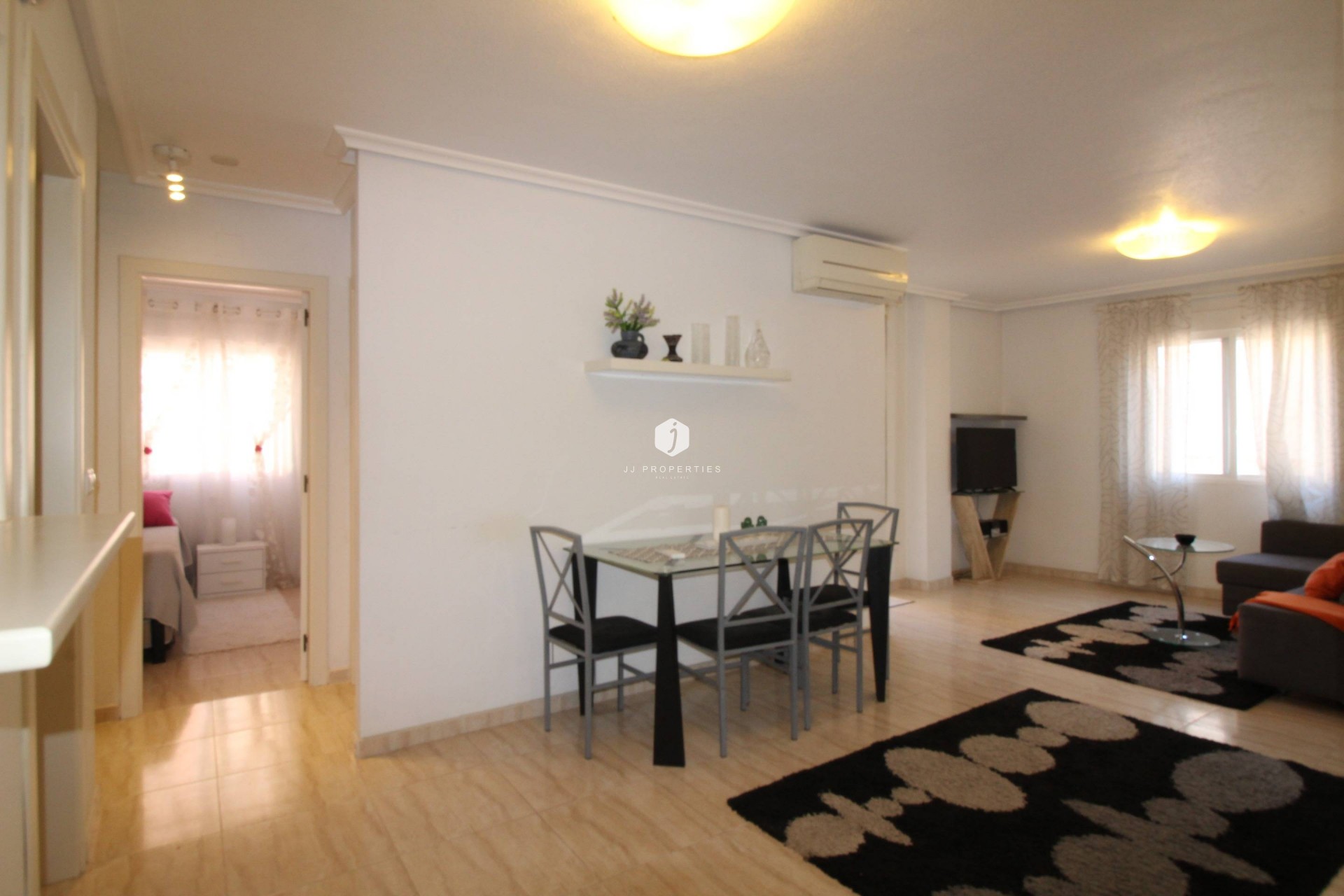 Segunda mano - Apartamento / piso -
Torrevieja - Centro