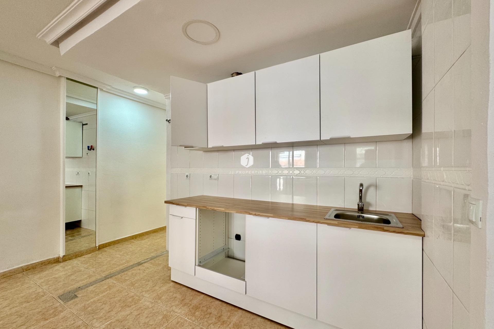 Segunda mano - Apartamento / piso -
Torrevieja - Centro