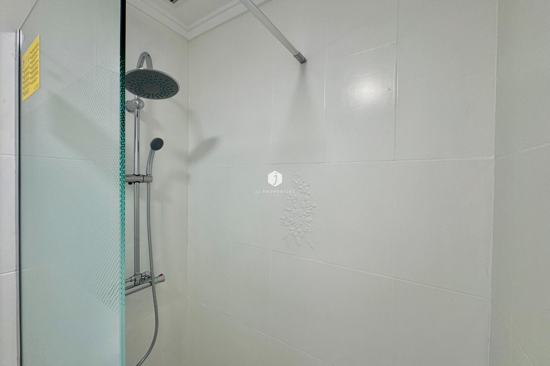 Segunda mano - Apartamento / piso -
Torrevieja - Centro