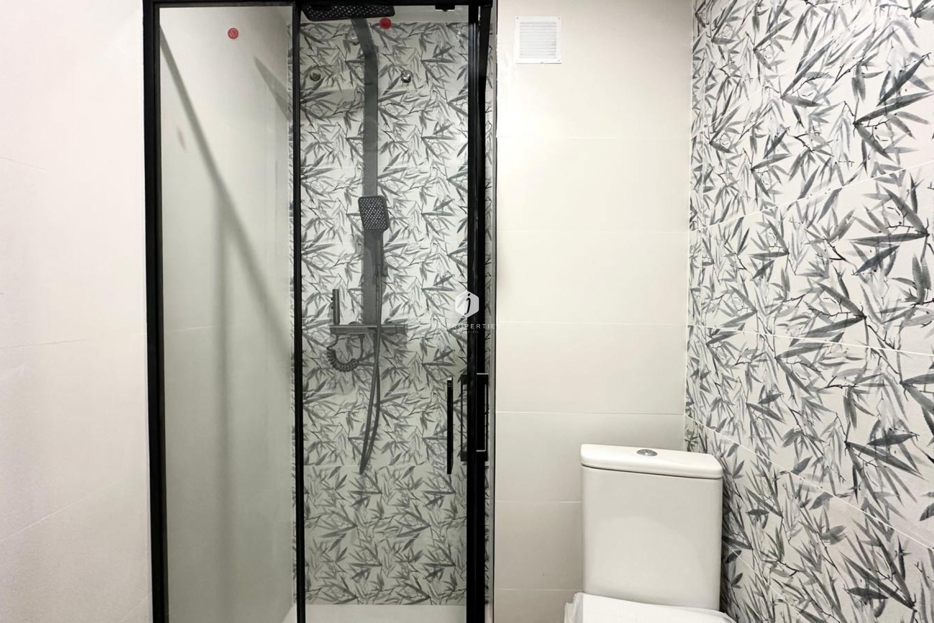 Segunda mano - Apartamento / piso -
Torrevieja - Centro
