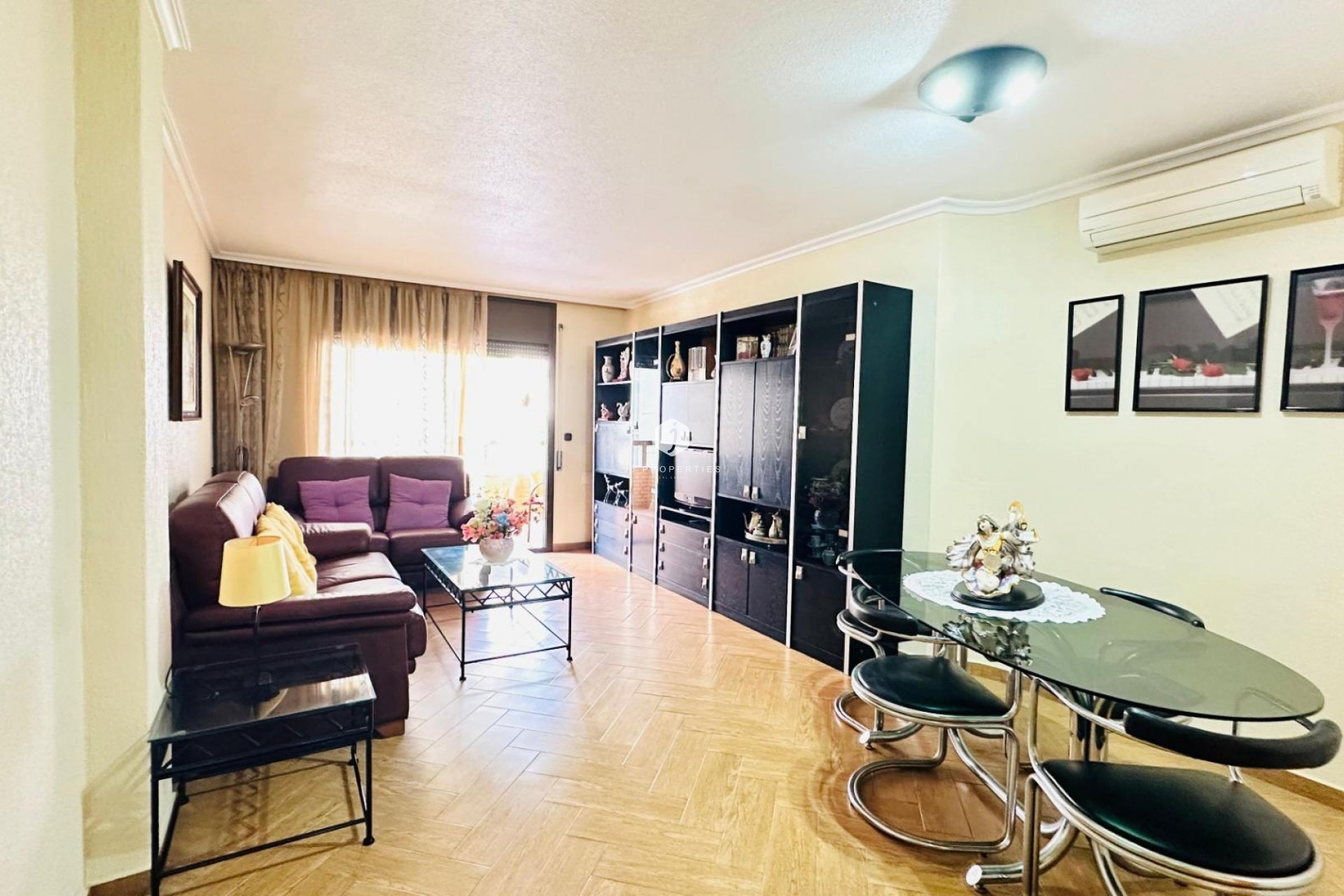 Segunda mano - Apartamento / piso -
Torrevieja - Centro